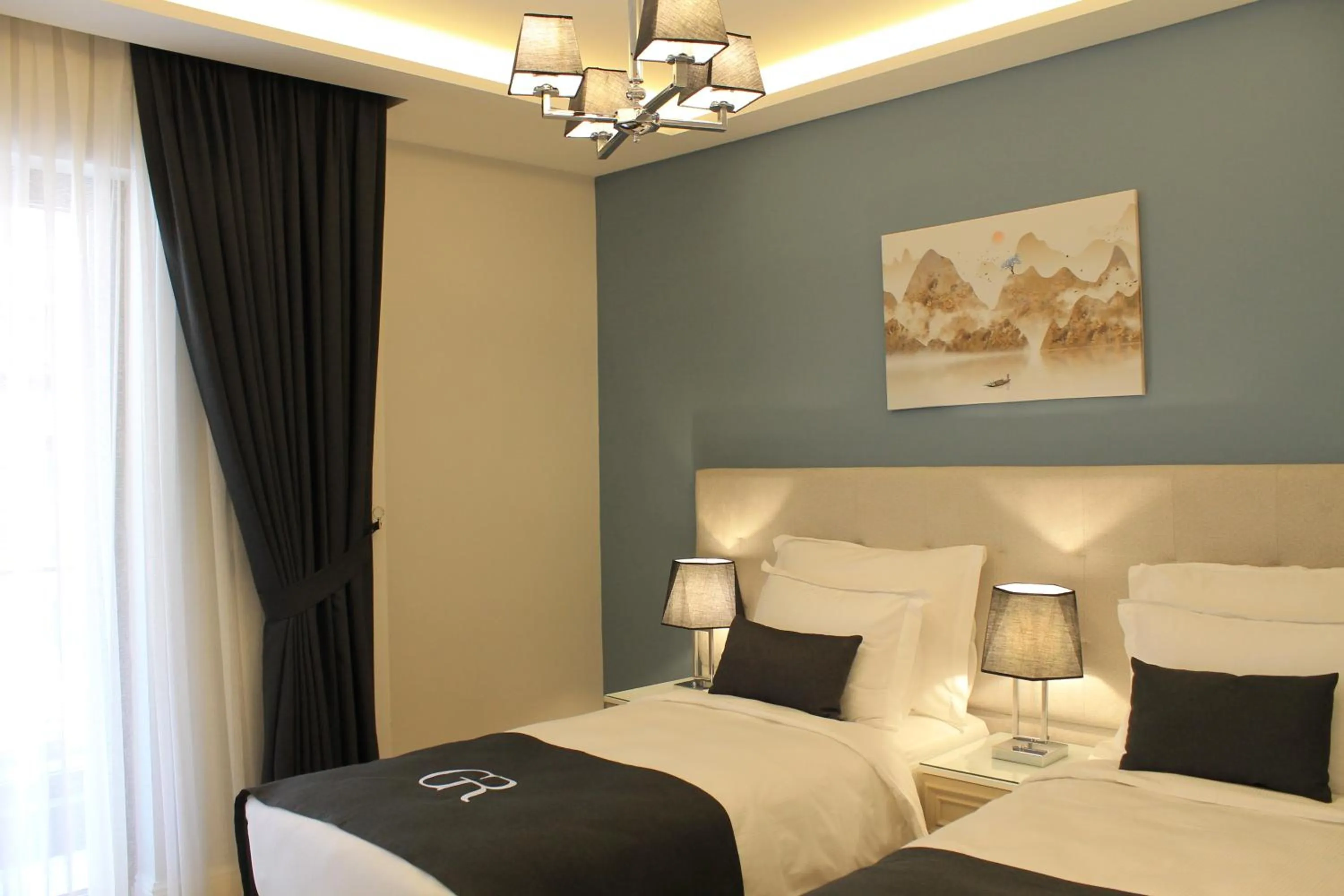 Bedroom, Bed in Garlon Residence