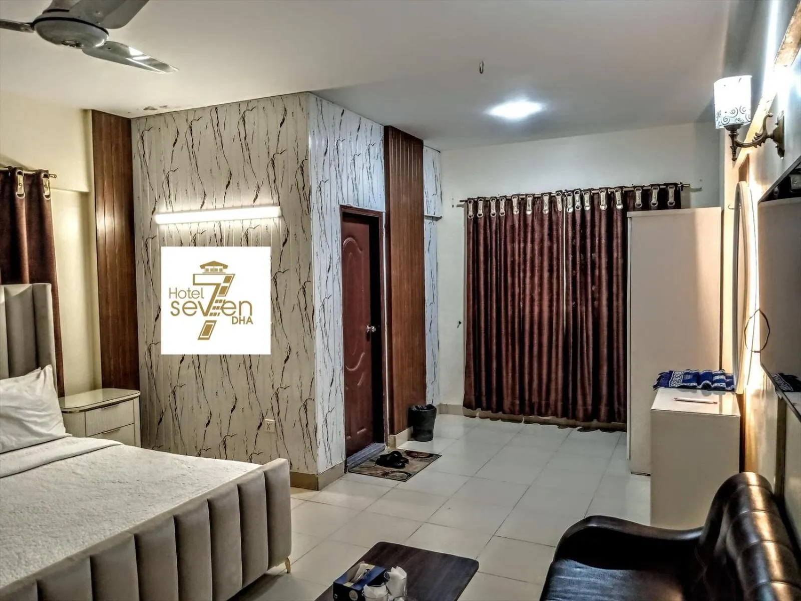 Bedroom, Bed in Hotel 7 DHA