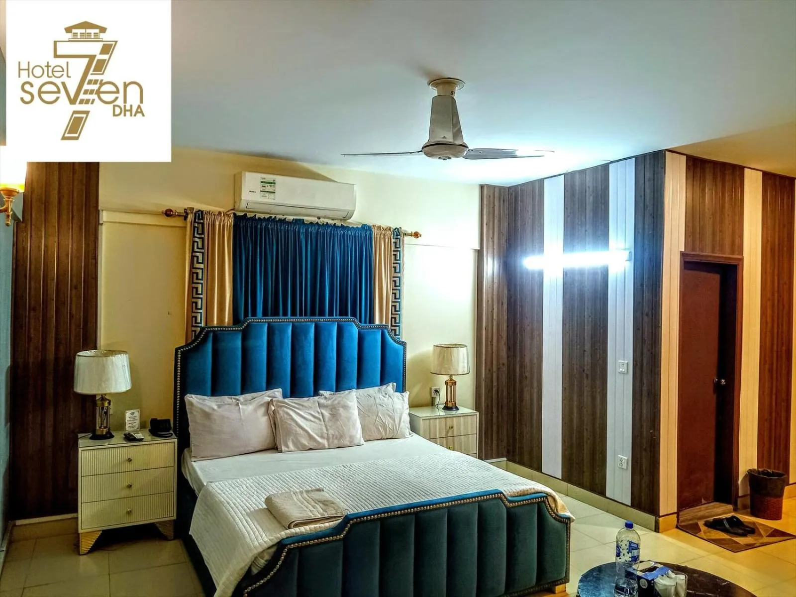 Bedroom, Bed in Hotel 7 DHA