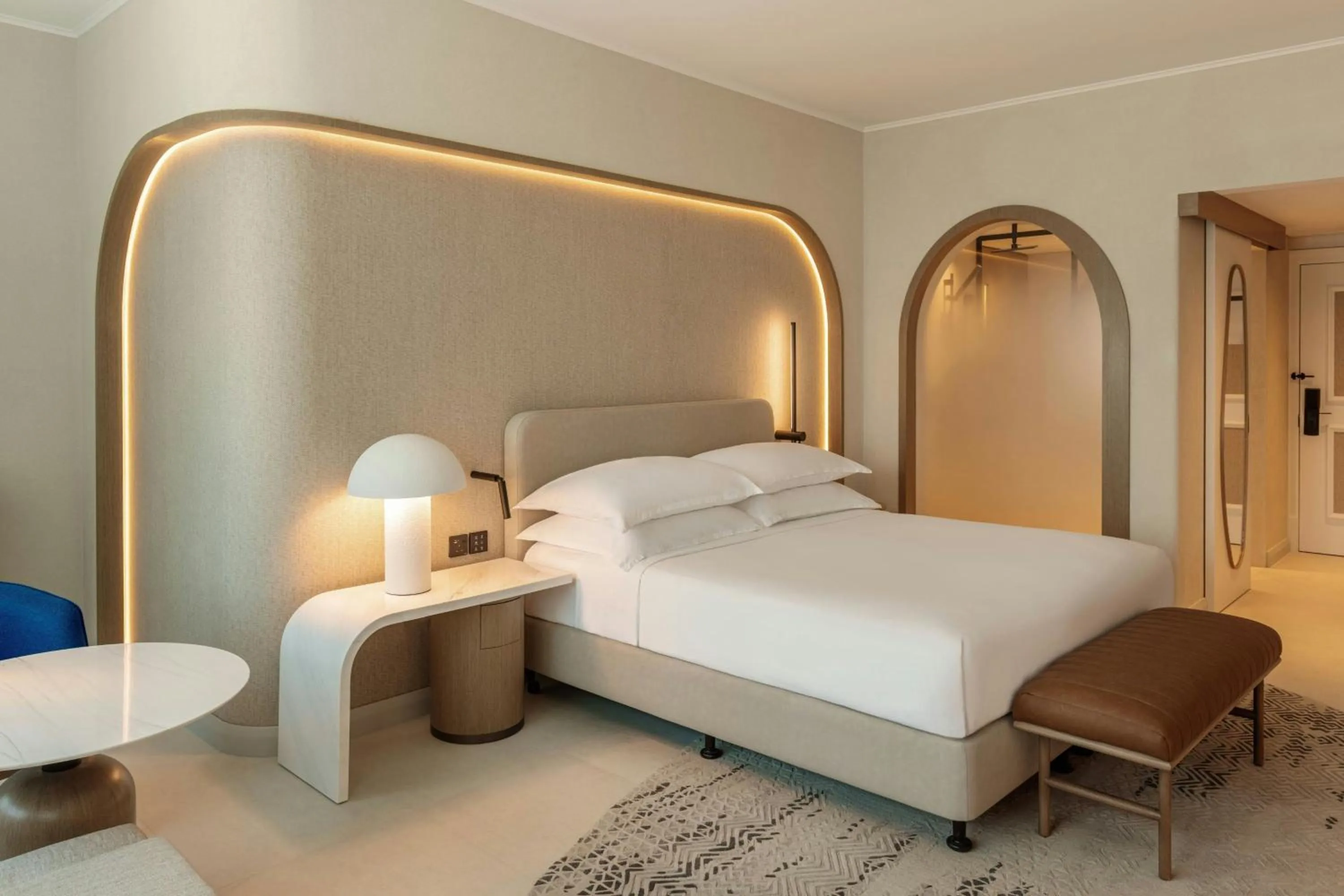 Photo of the whole room, Bed in Sheraton Jumeirah Beach Resort