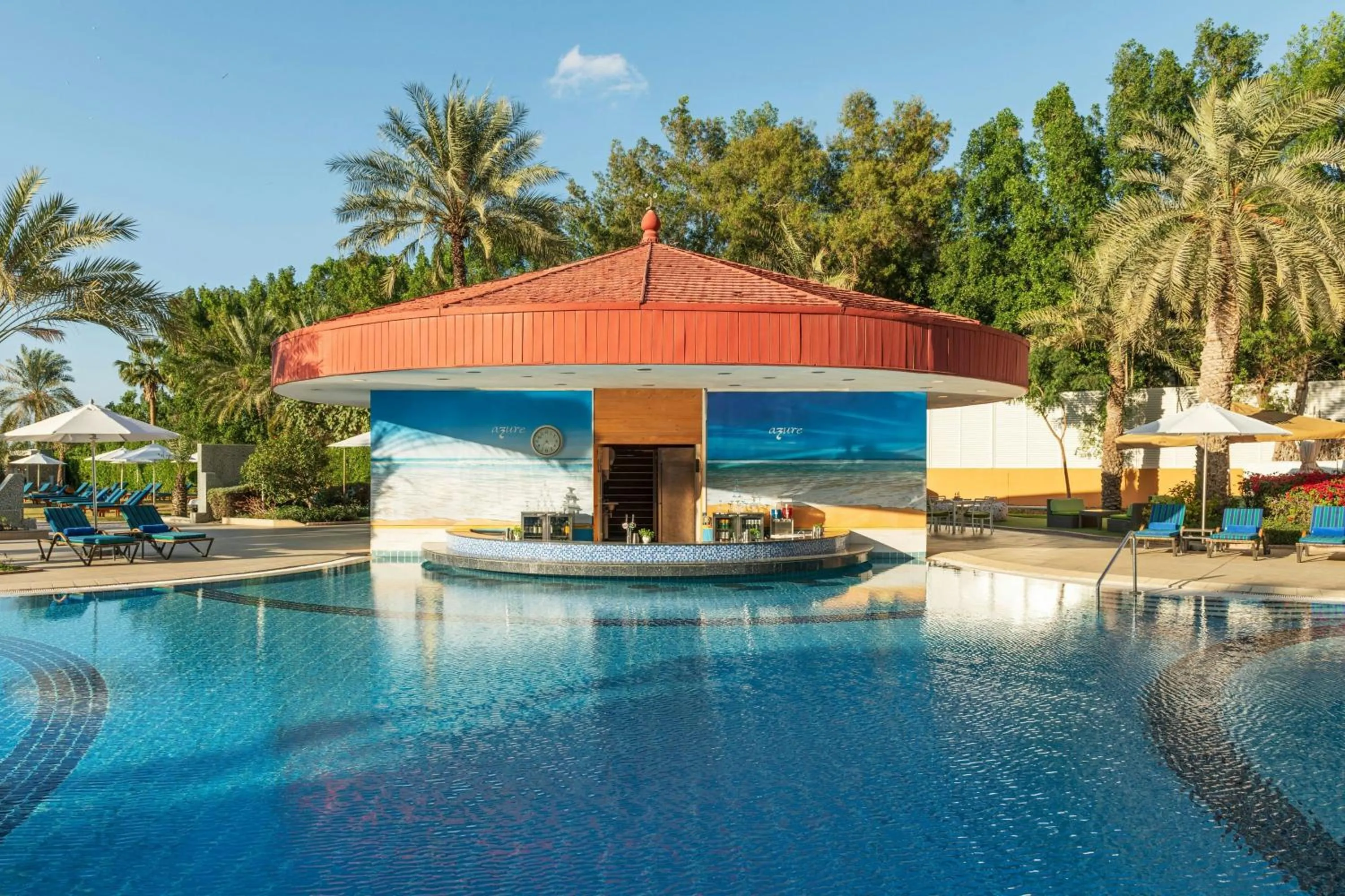 Swimming pool in Sheraton Jumeirah Beach Resort