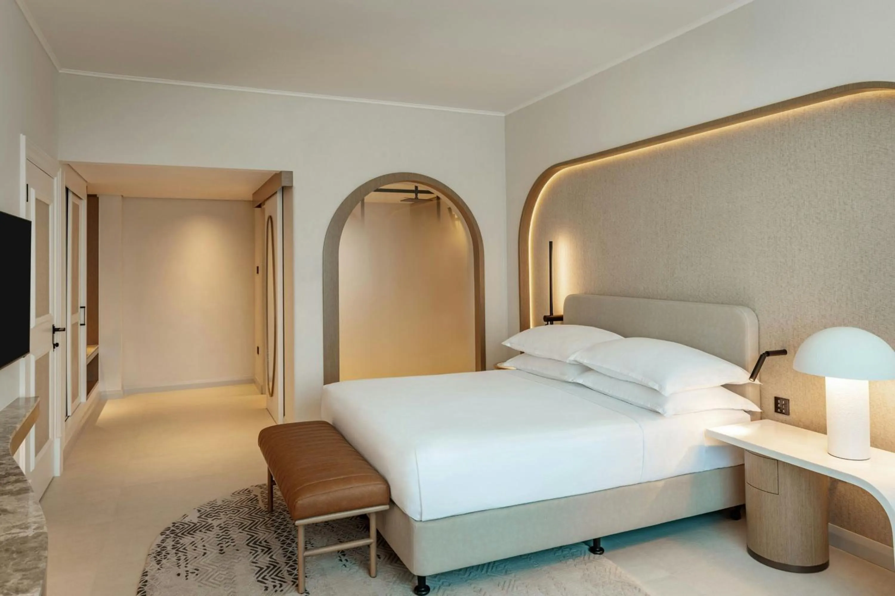 Photo of the whole room, Bed in Sheraton Jumeirah Beach Resort