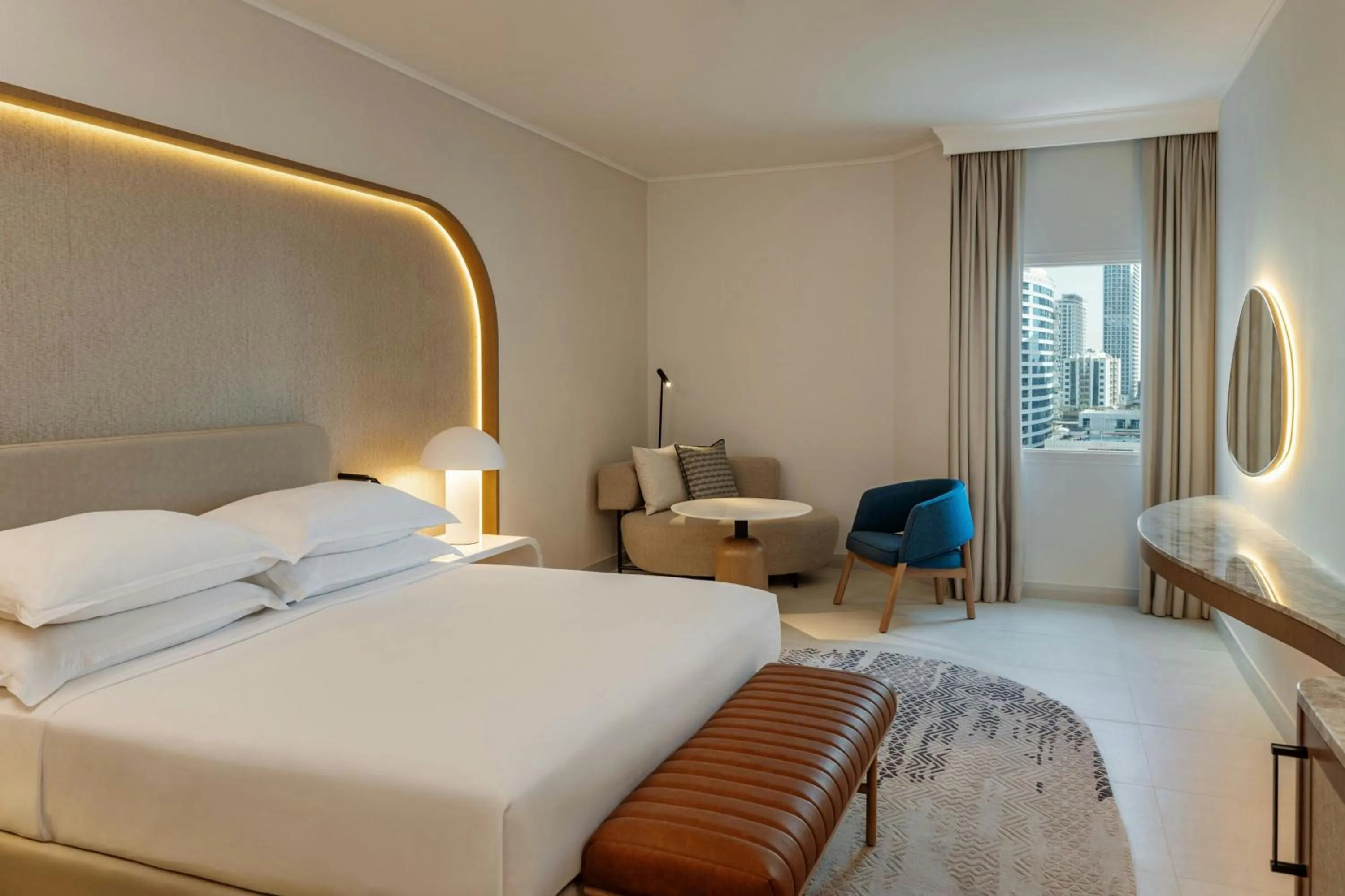 Photo of the whole room, Bed in Sheraton Jumeirah Beach Resort