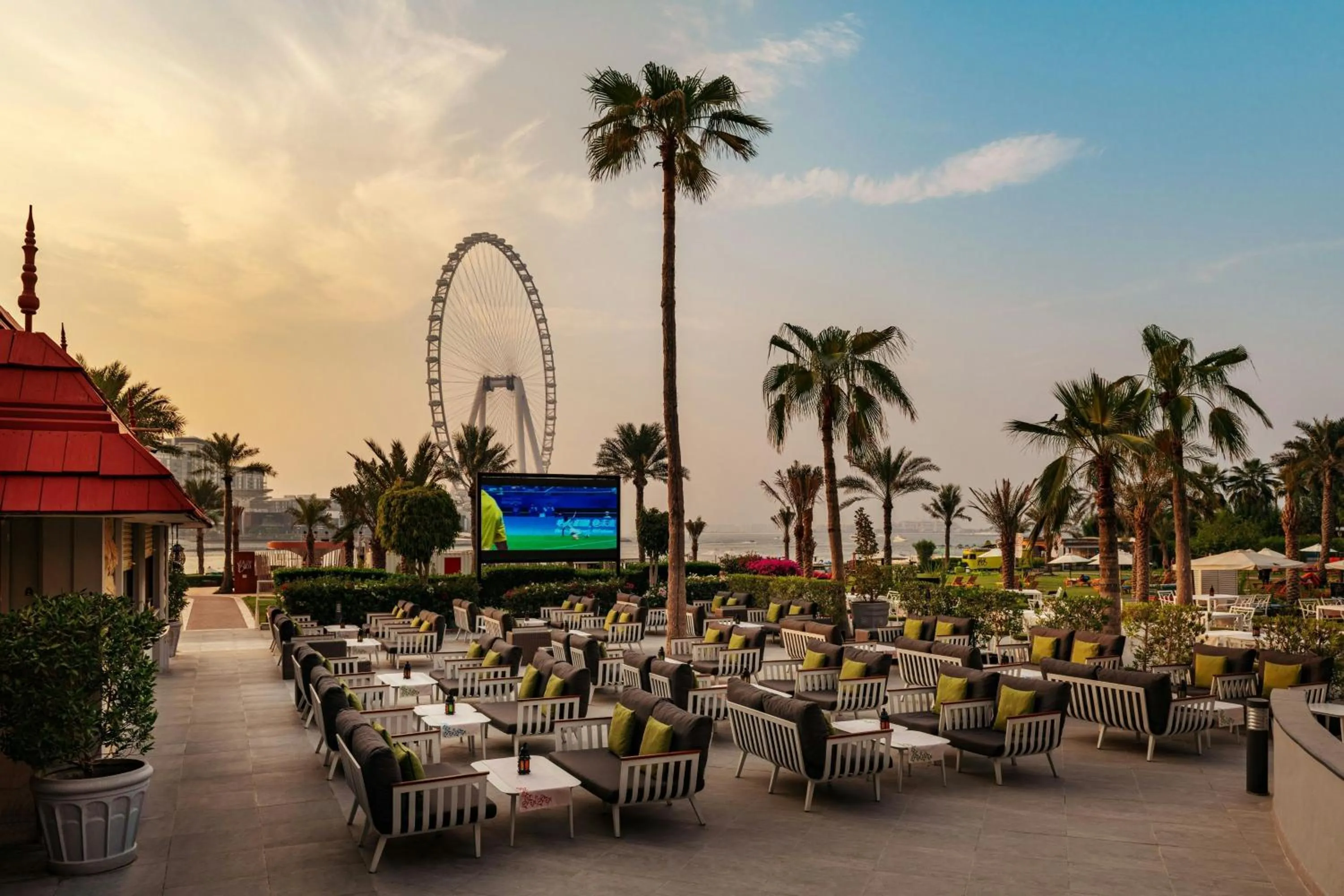 Restaurant/places to eat in Sheraton Jumeirah Beach Resort