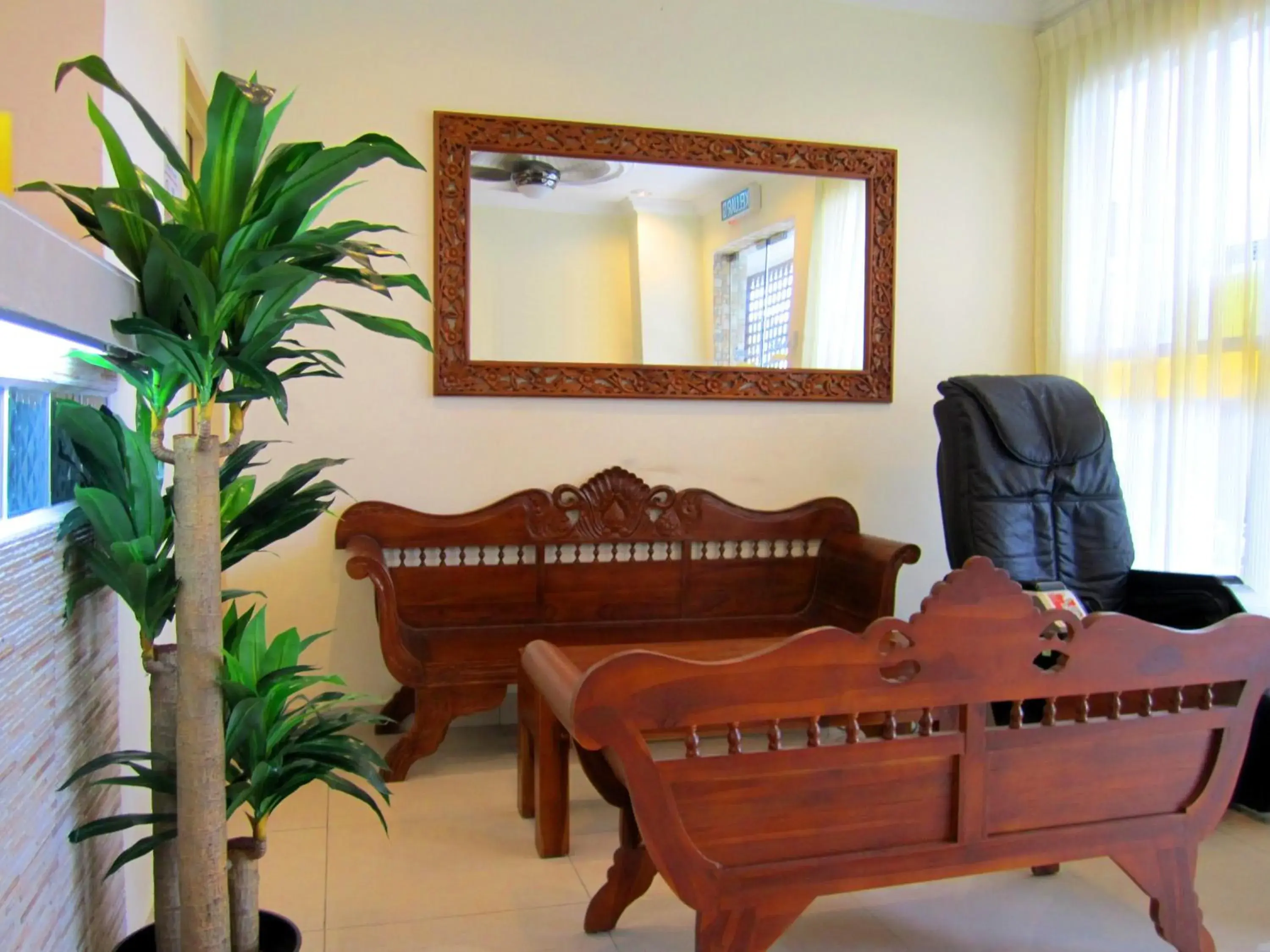 Lobby or reception in Sun Inns Hotel Equine, Seri Kembangan Lobby or reception in Sun Inns Hotel Equine, Seri Kembangan