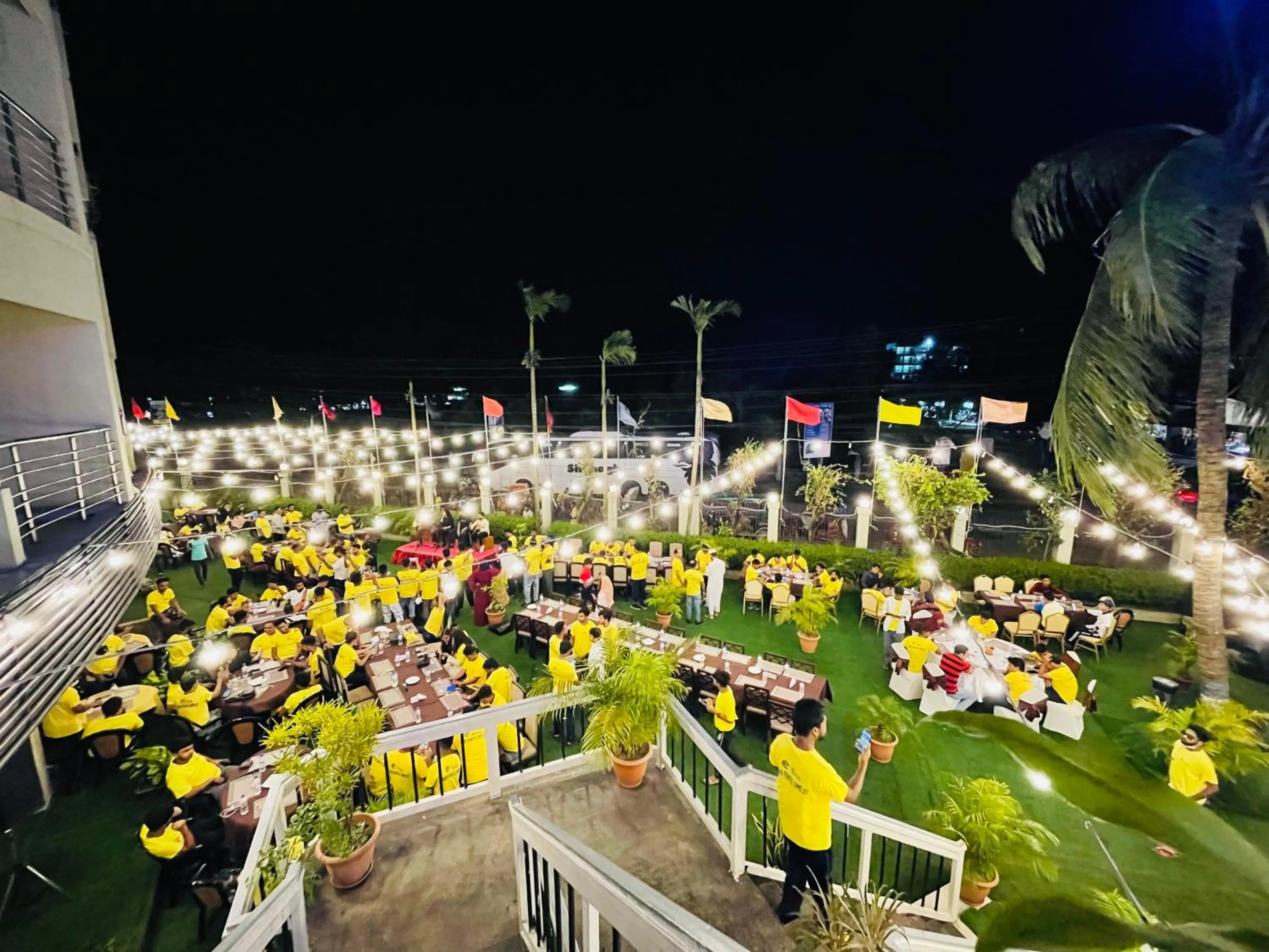 Restaurant/places to eat in Hotel Kollol by J&Z Group