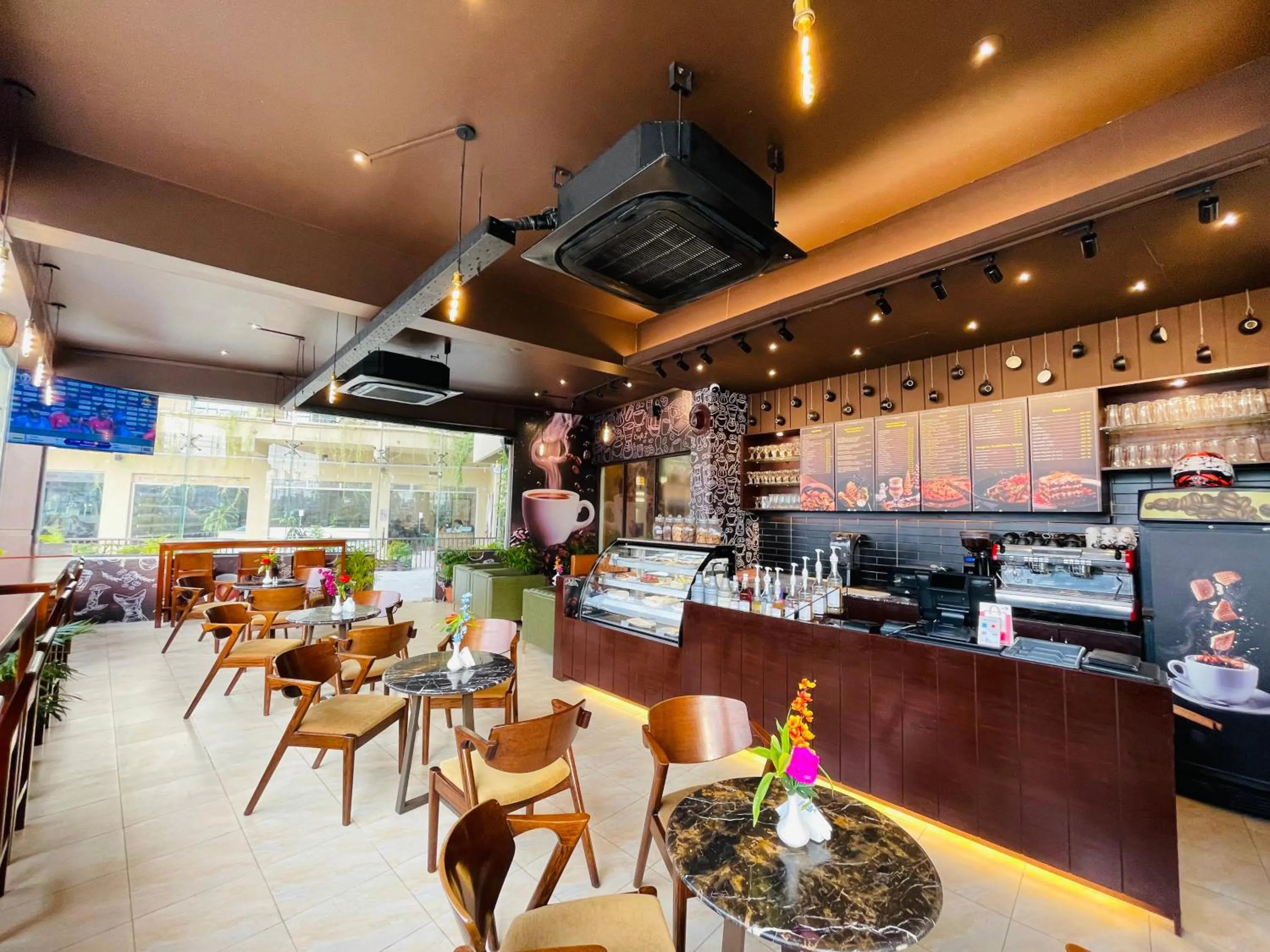 Restaurant/places to eat in Hotel Kollol by J&Z Group