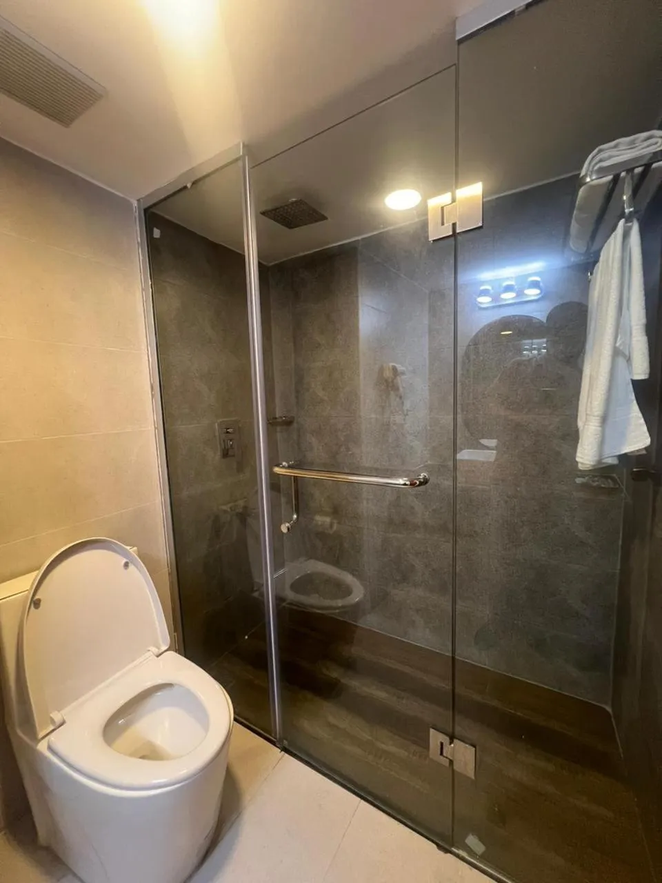 Standard Family Room in Hotel Kollol by J&Z Group