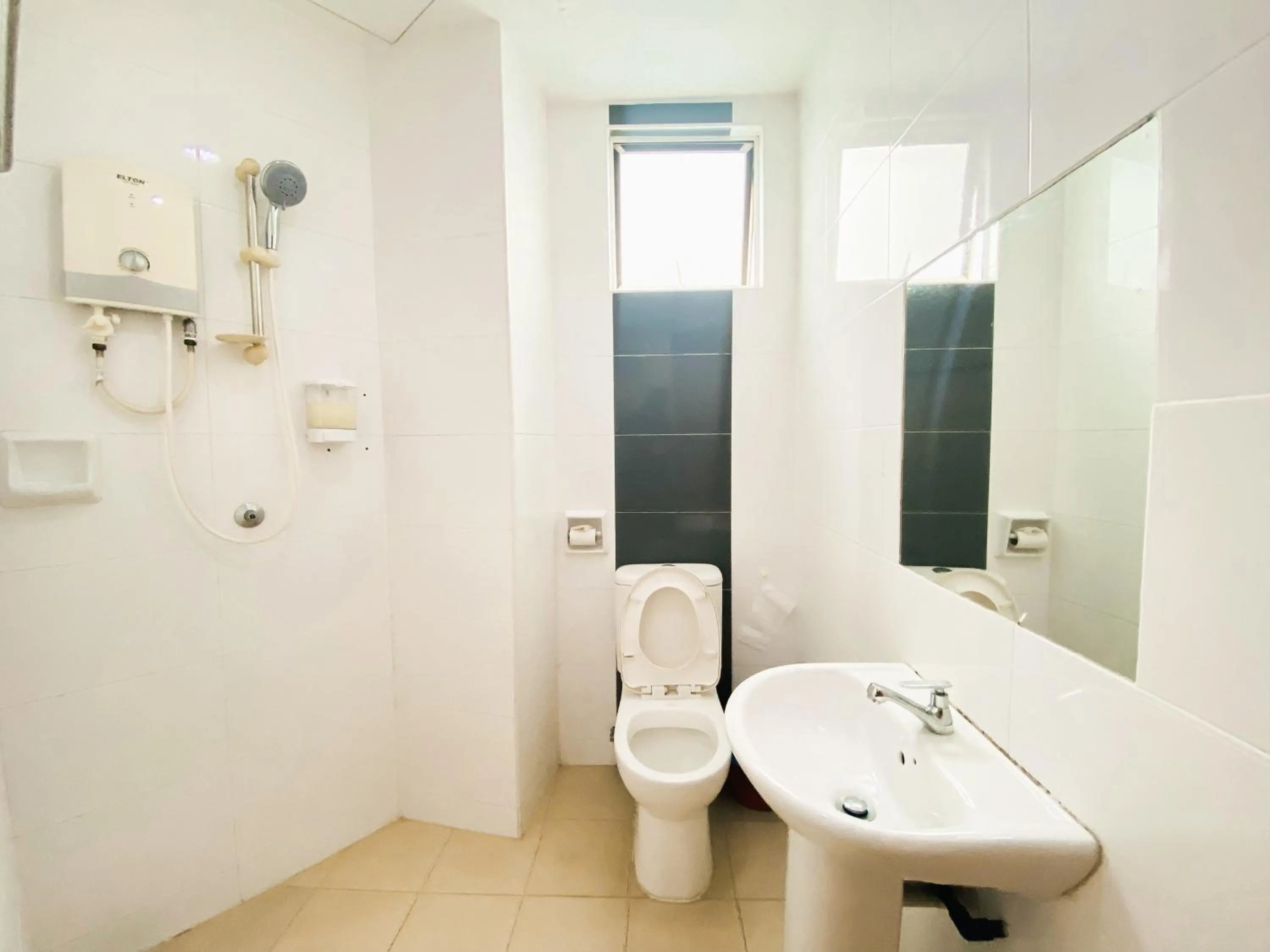 Shower in Sun Inns Hotel Cheras - Balakong