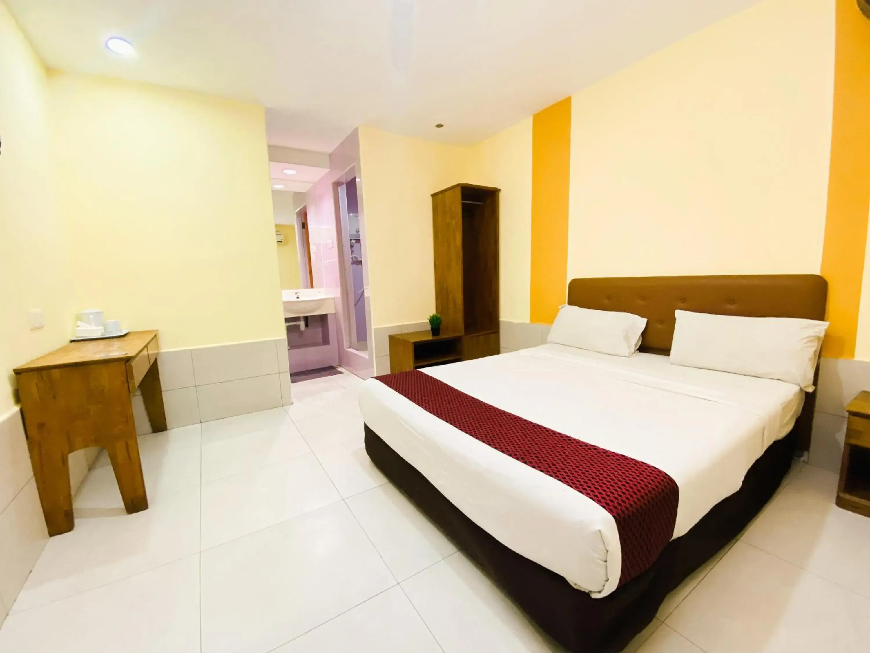Toilet, Bed in Sun Inns Hotel Cheras - Balakong Toilet, Bed in Sun Inns Hotel Cheras - Balakong