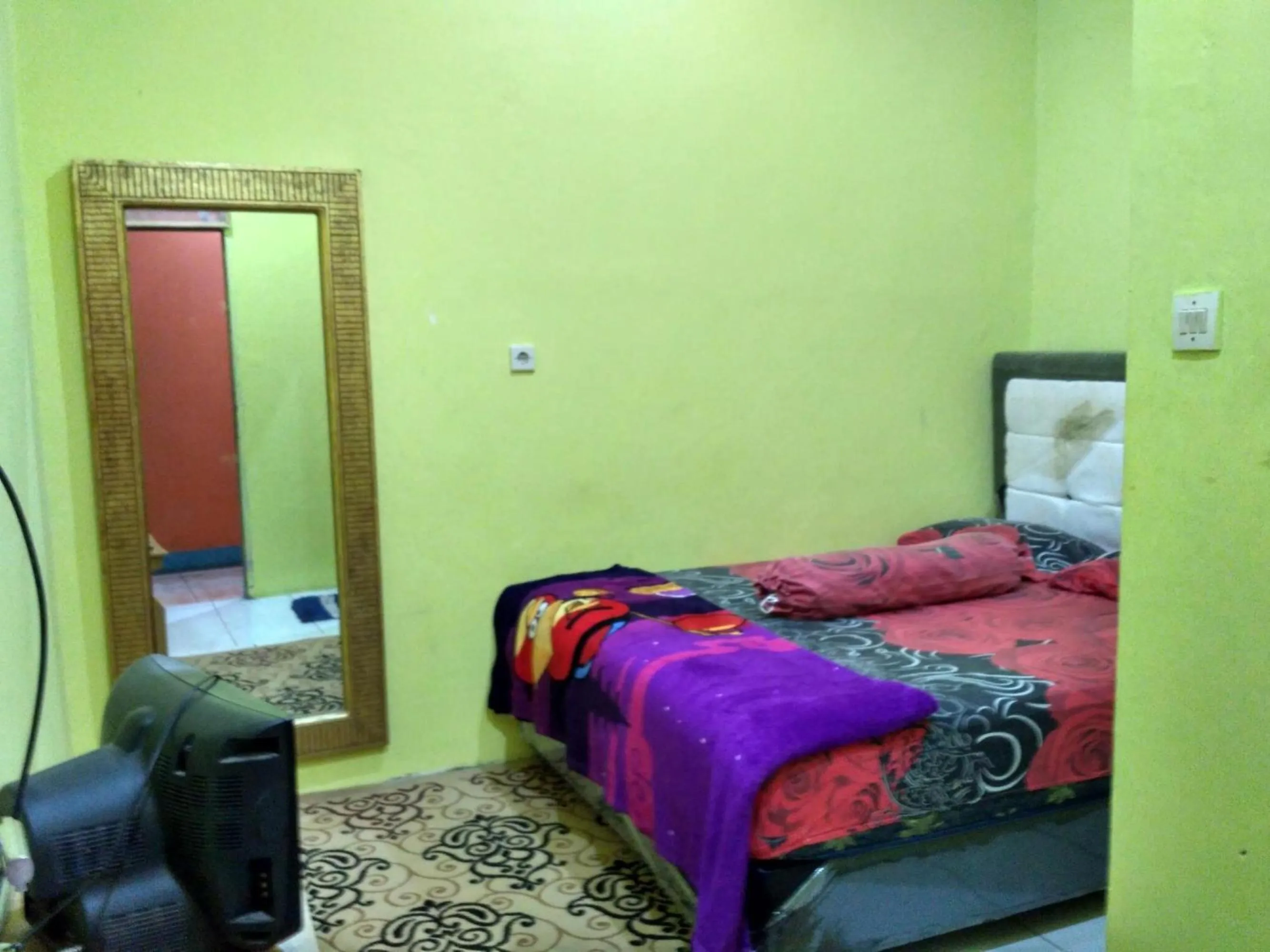 Bedroom, Bed in Hotel Alifah 2