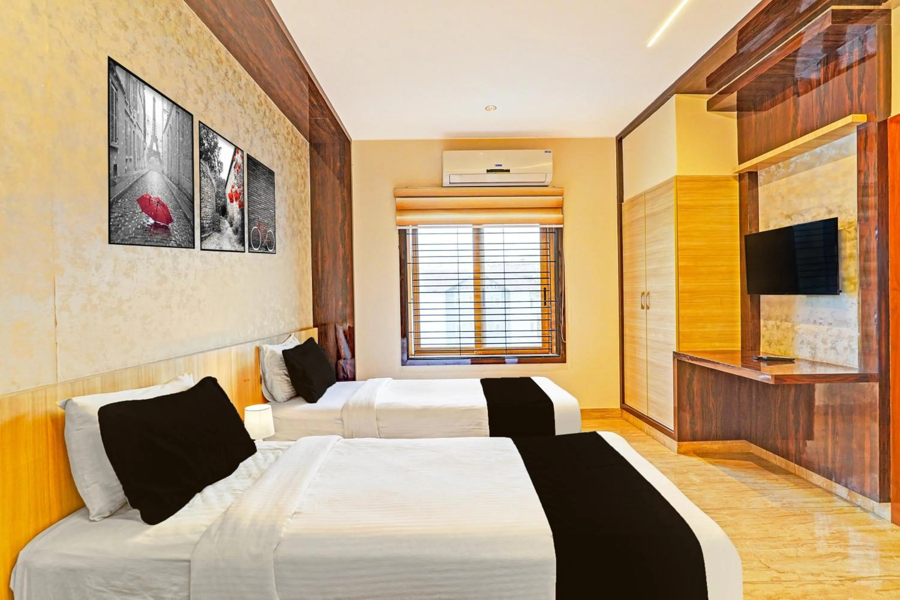 Bedroom, Bed in Super Townhouse Indiranagar Formerly Leela Park Domlur