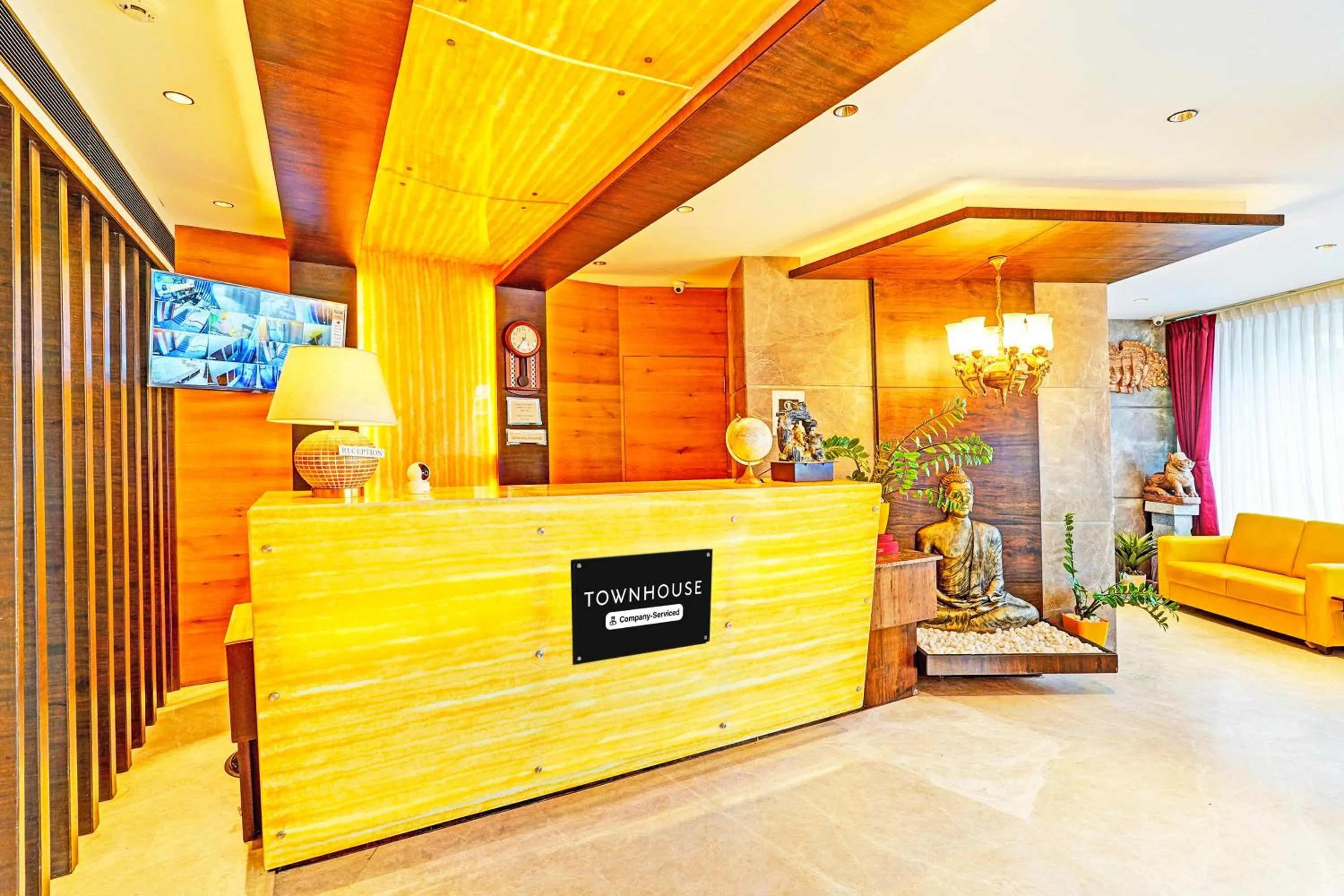 Lobby or reception in Super Townhouse Indiranagar Formerly Leela Park Domlur
