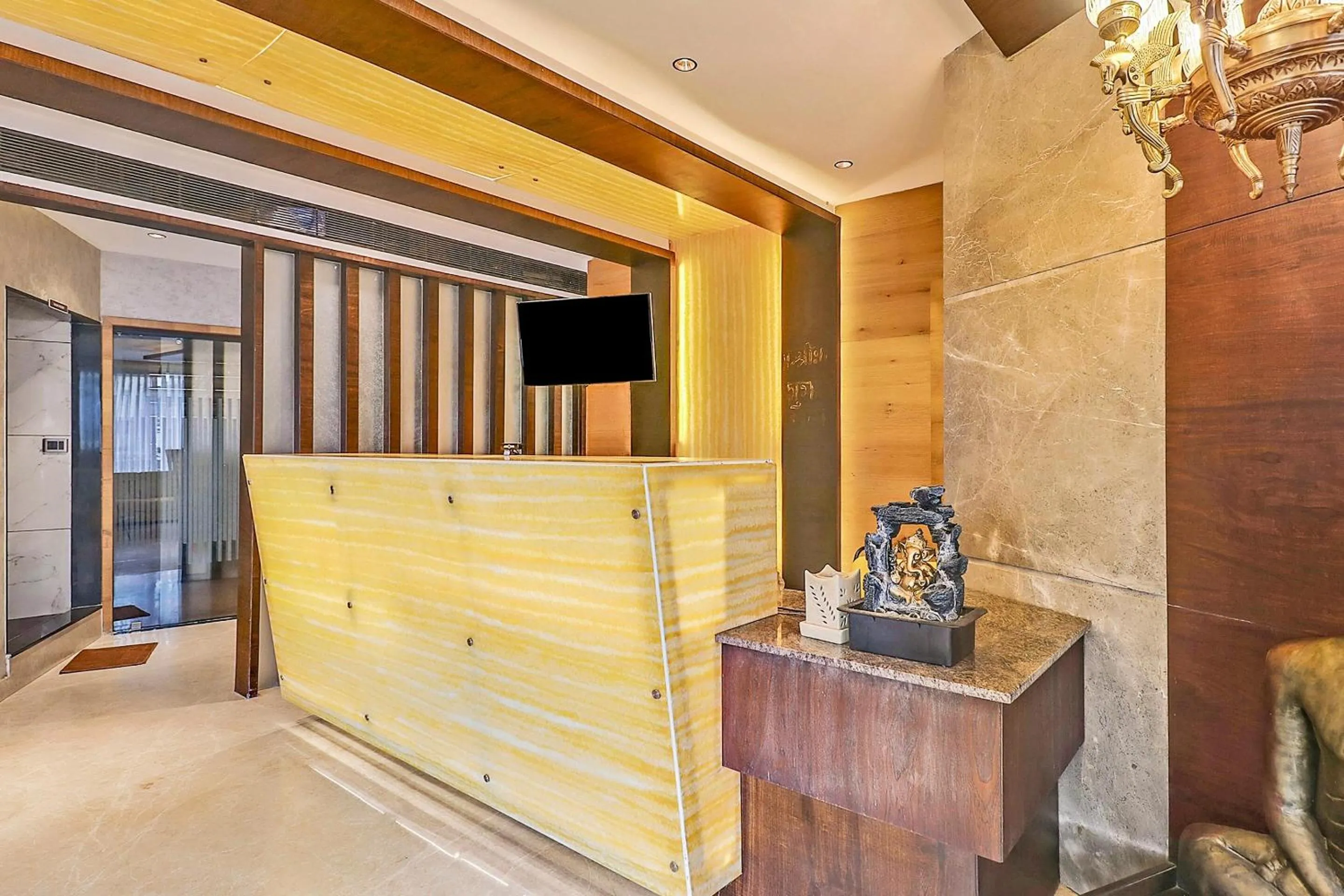 Lobby or reception in Super Townhouse Indiranagar Formerly Leela Park Domlur