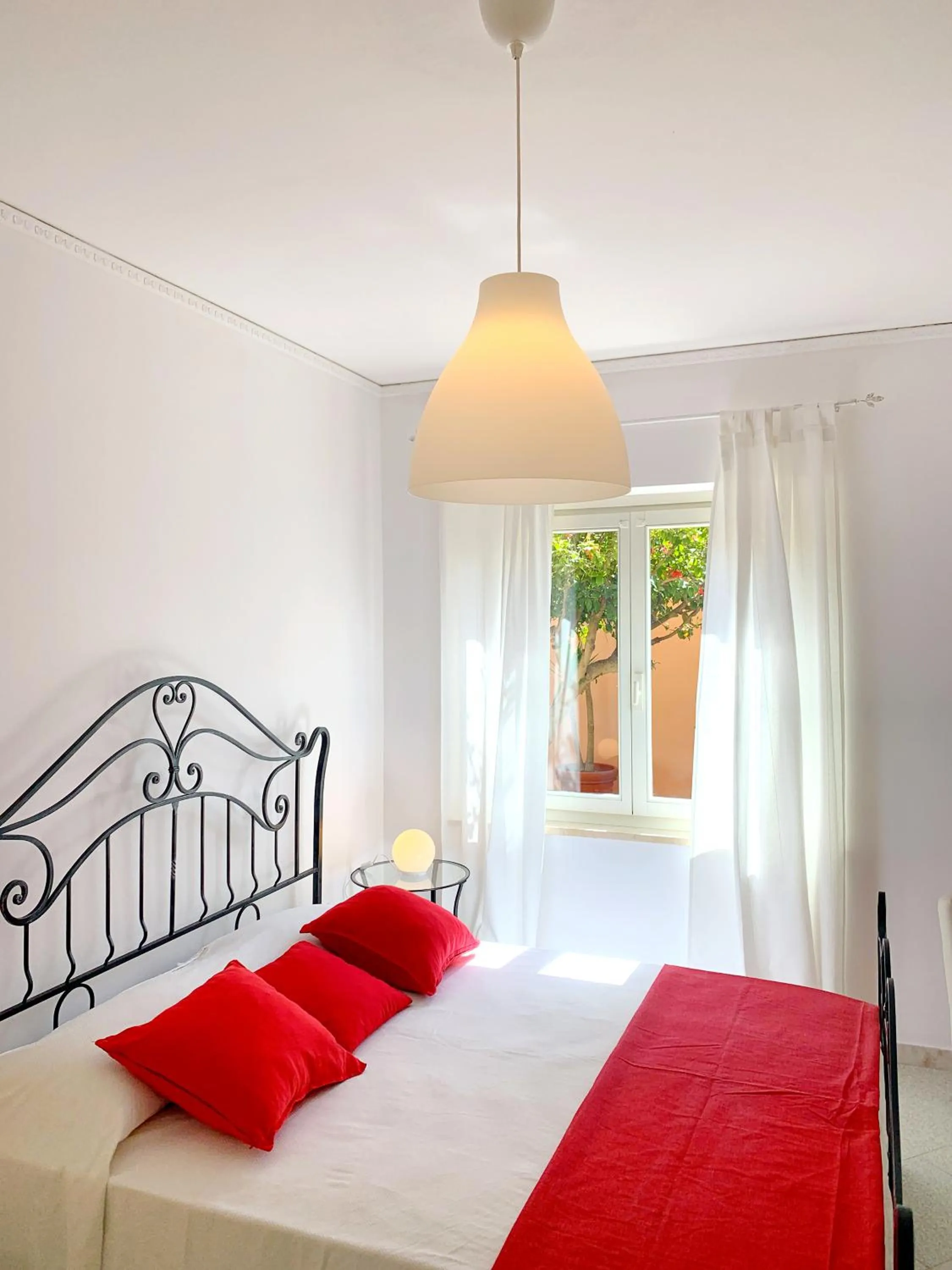 Bedroom, Bed in Piana Apartment