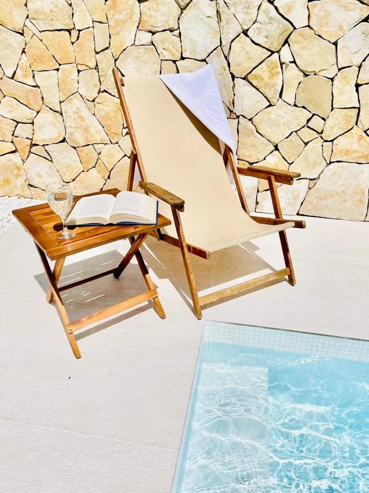 Swimming pool in City Apartment One