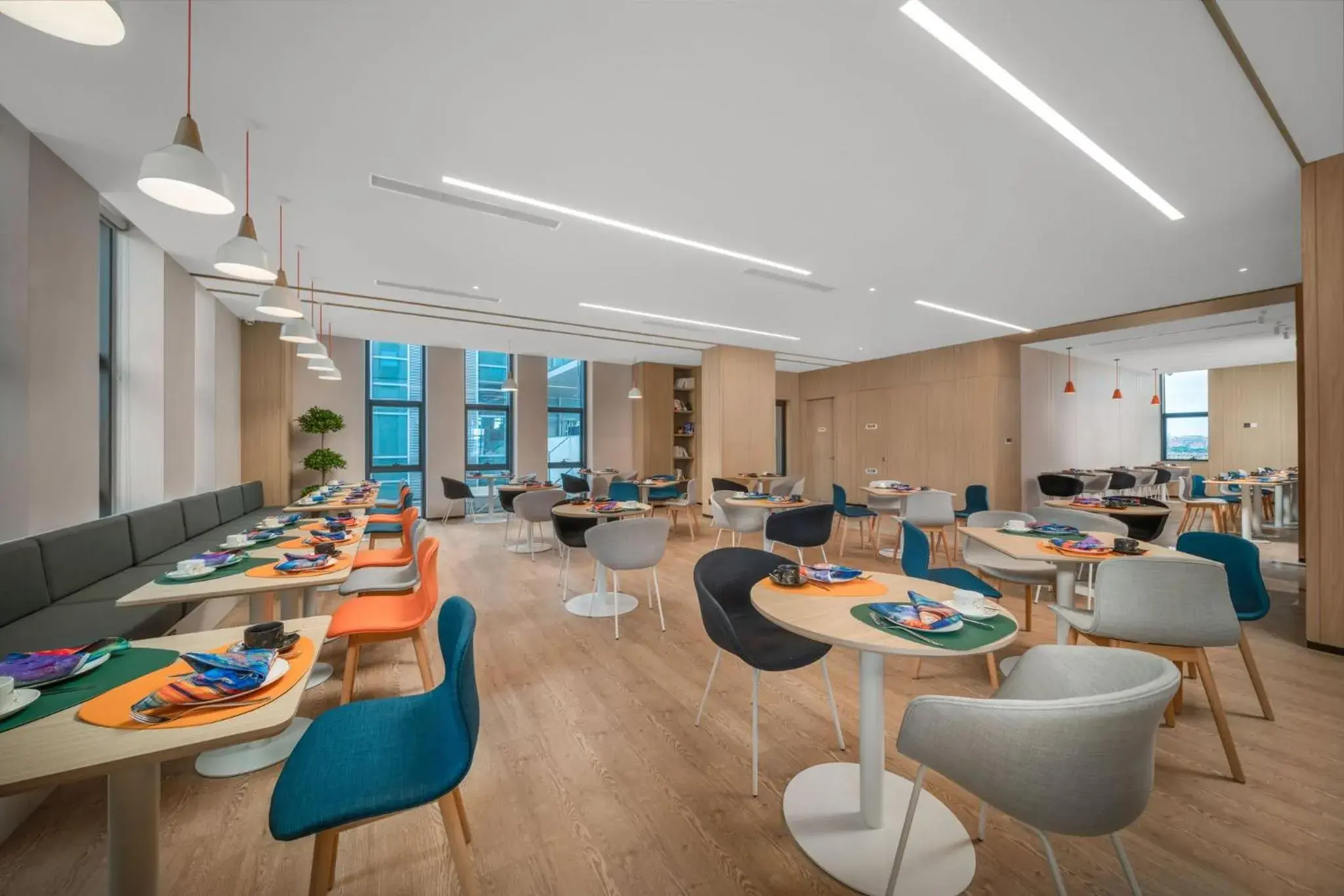 Restaurant/places to eat in Holiday Inn Express Rongcheng Science and Technology Park Restaurant/places to eat in Holiday Inn Express Rongcheng Science and Technology Park