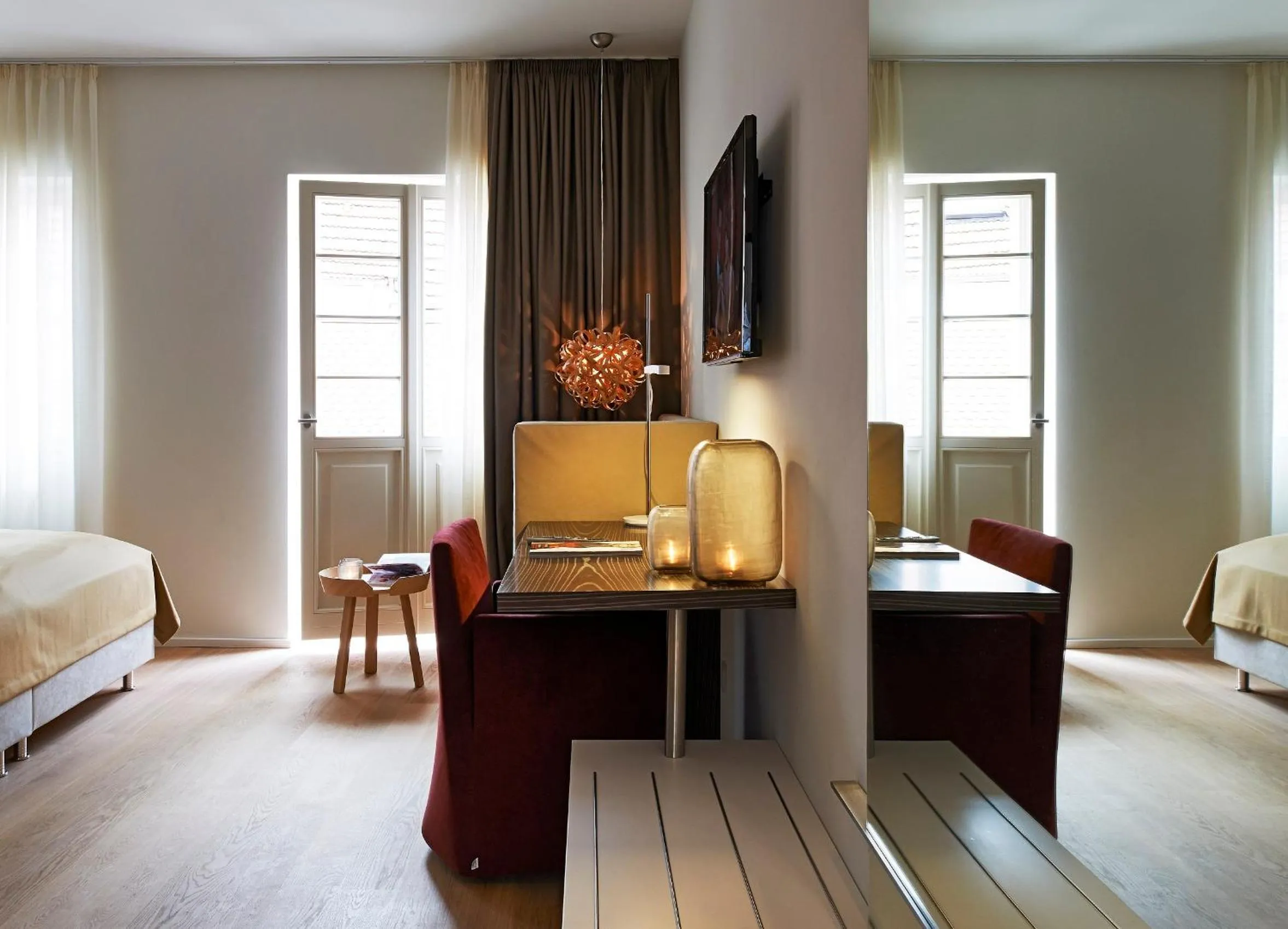 Photo of the whole room, Bed in Weinhaus Henninger