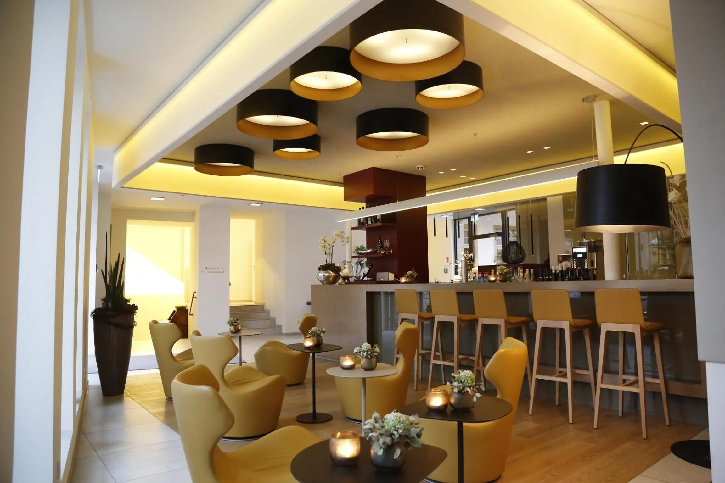 Lounge or bar in Weinhaus Henninger