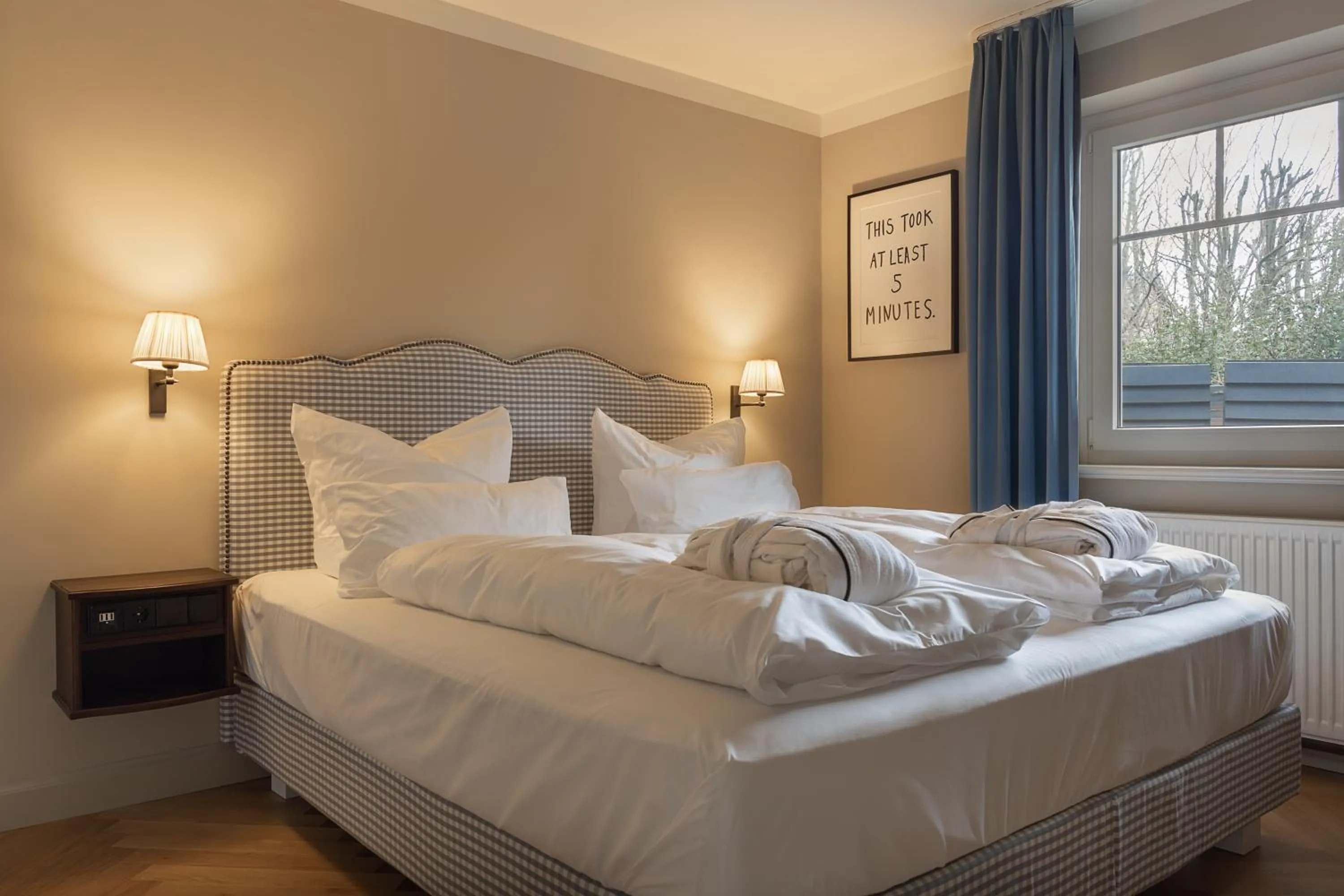 Bedroom, Bed in Mimosa House