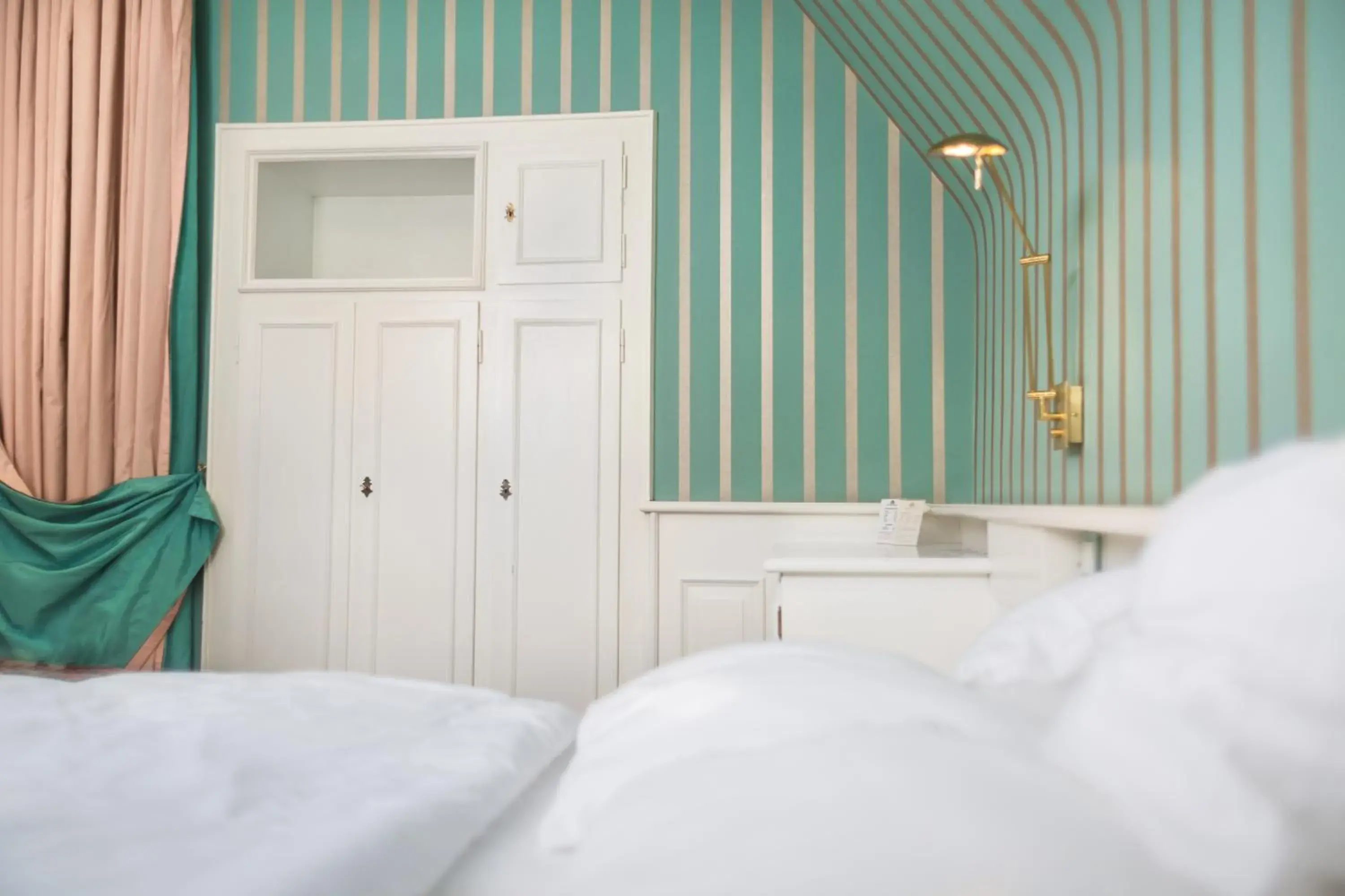 Bedroom, Bed in Hotel Schloss Wilkinghege Bedroom, Bed in Hotel Schloss Wilkinghege