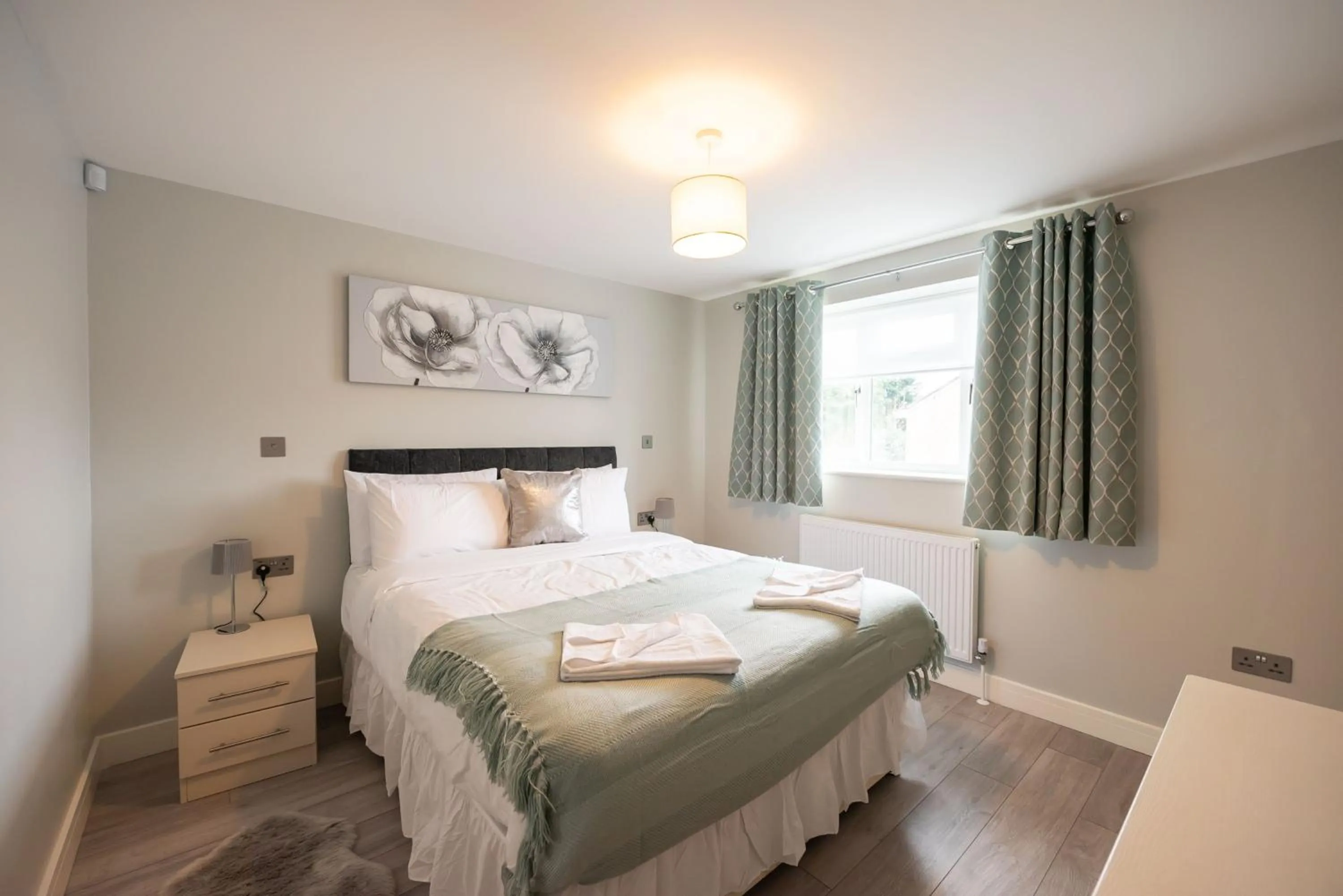 Bedroom, Bed in Headley House
