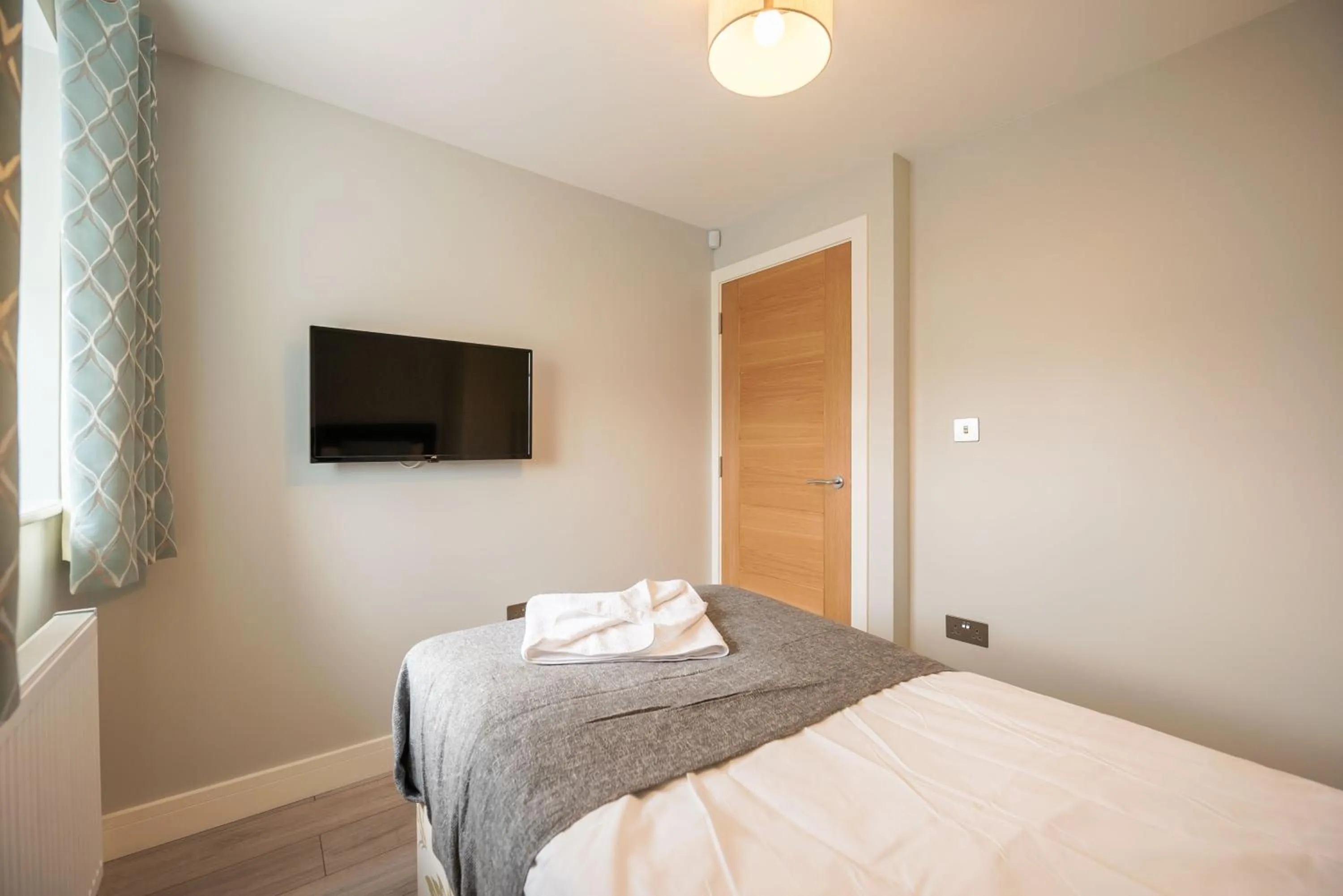Bedroom, Bed in Headley House