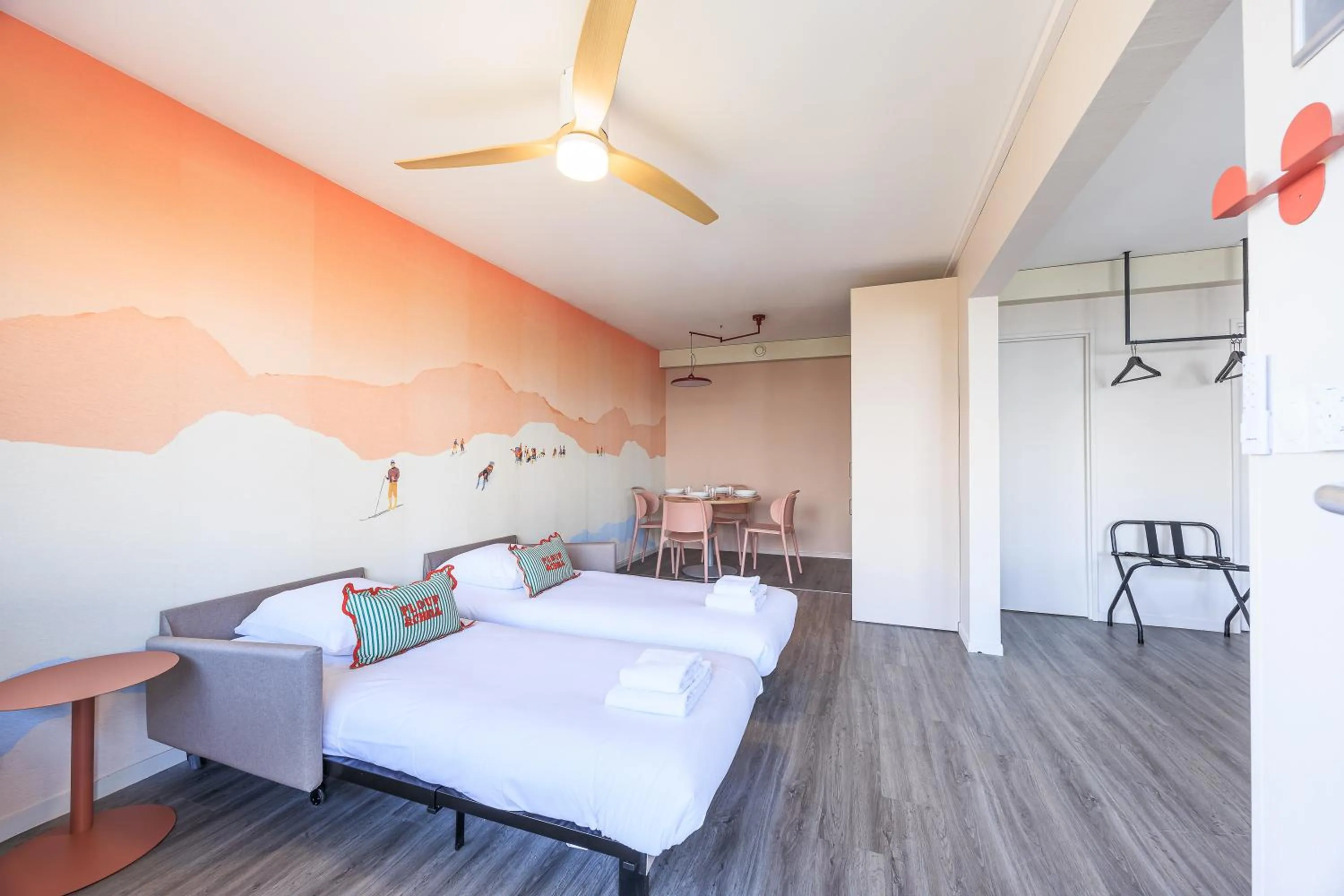 Photo of the whole room, Bed in Côté Lac Hostel Evian