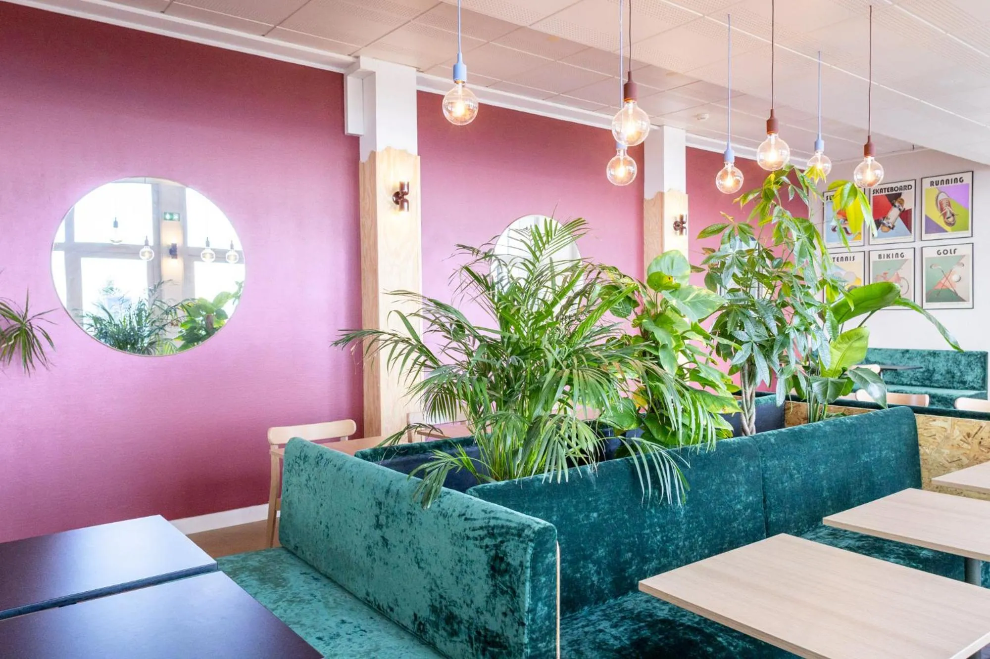 Lobby or reception in Côté Lac Hostel Evian