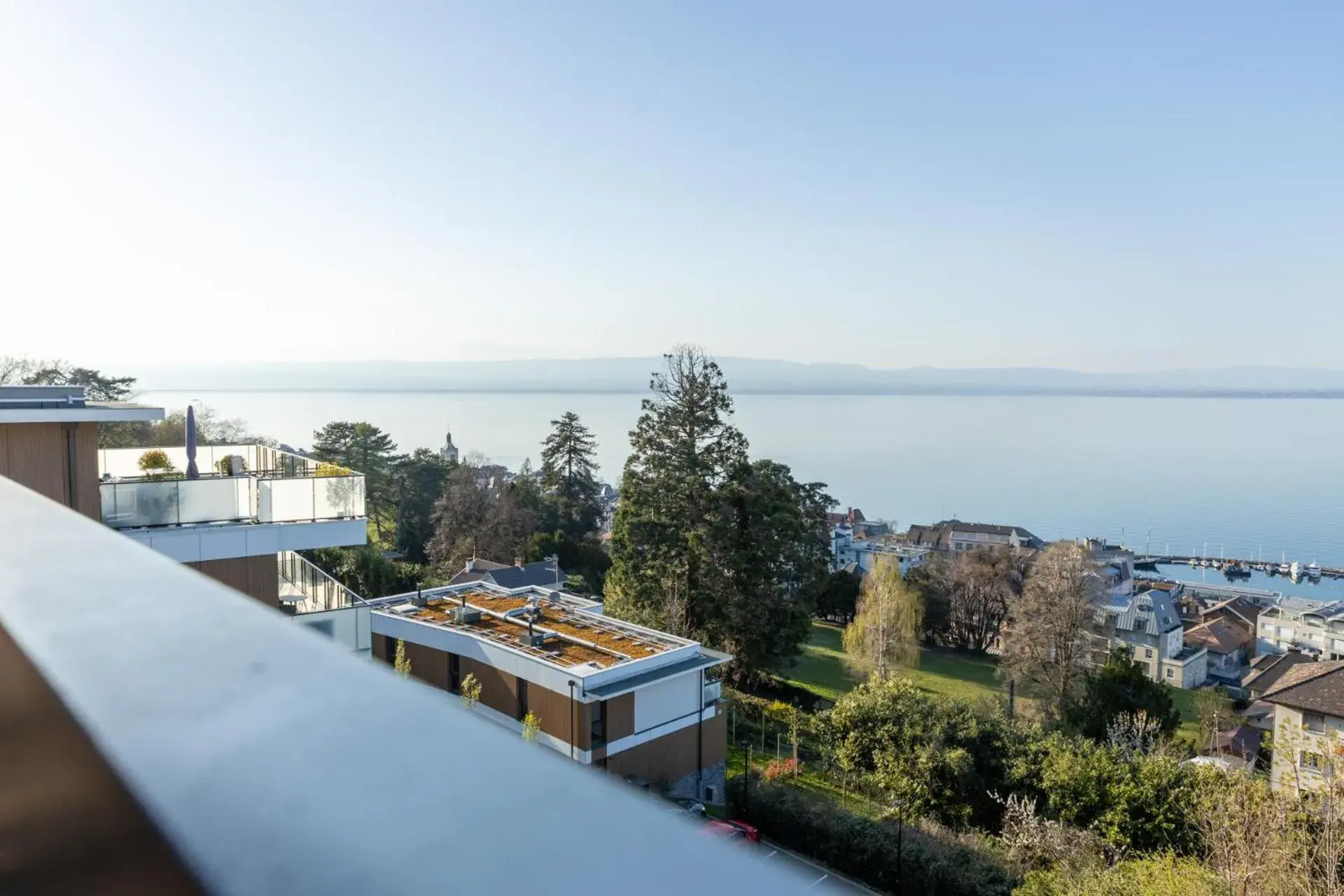 Double or Twin Room with Lake View in Côté Lac Hostel Evian Double or Twin Room with Lake View in Côté Lac Hostel Evian