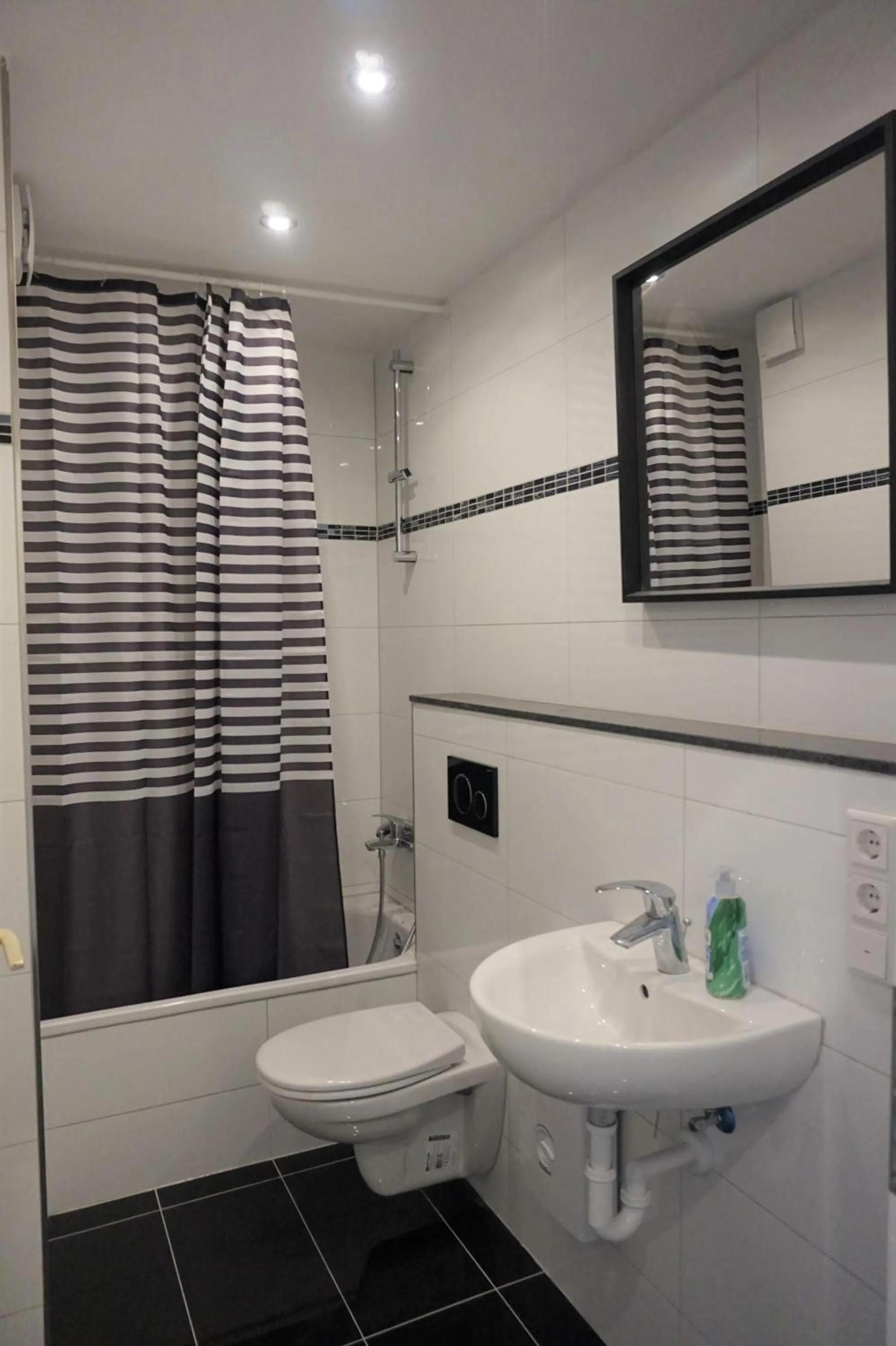 Bathroom in Artus Hotel