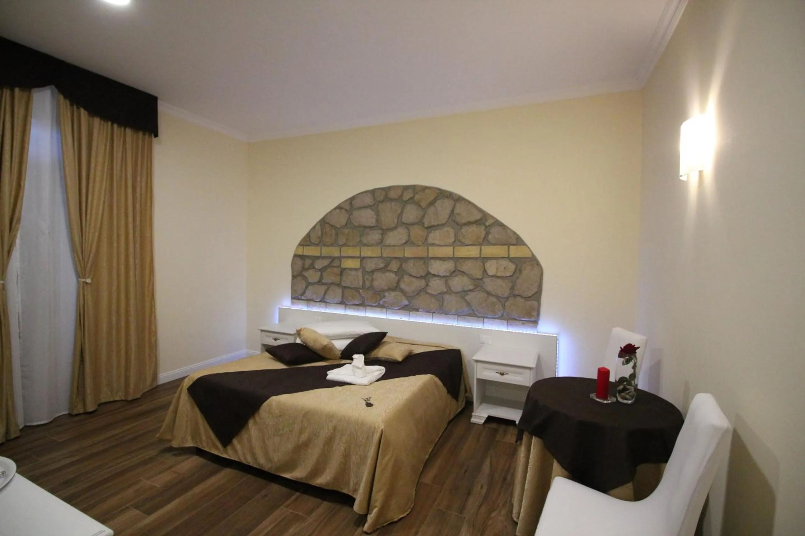 Decorative detail, Bed in Freedom Love B&B