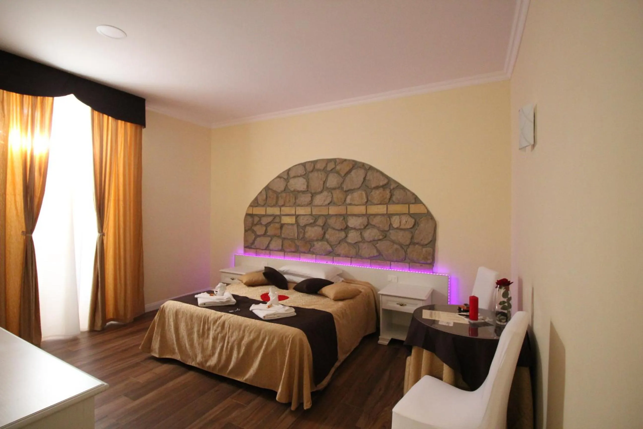 Decorative detail, Bed in Freedom Love B&B