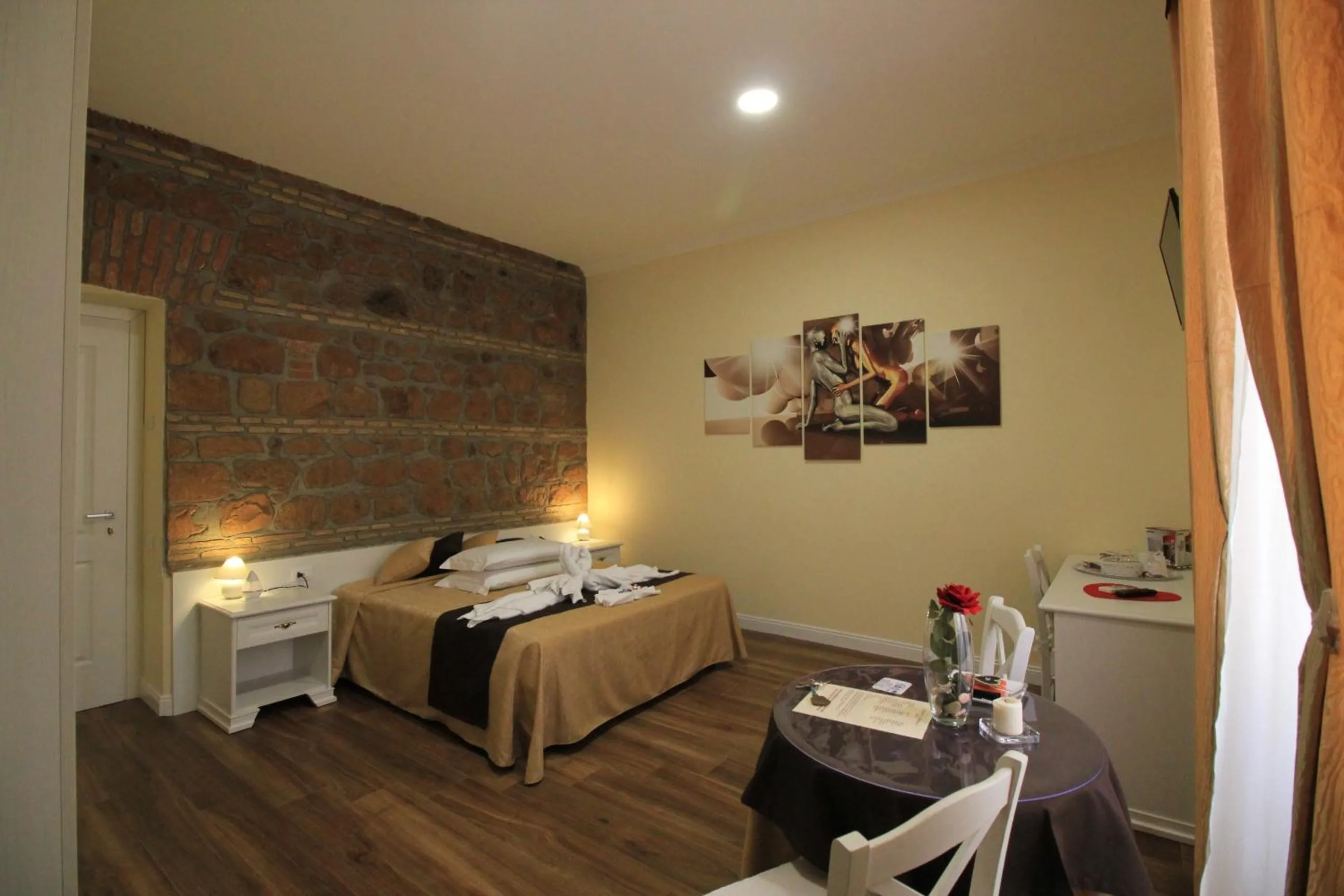 Decorative detail, Bed in Freedom Love B&B