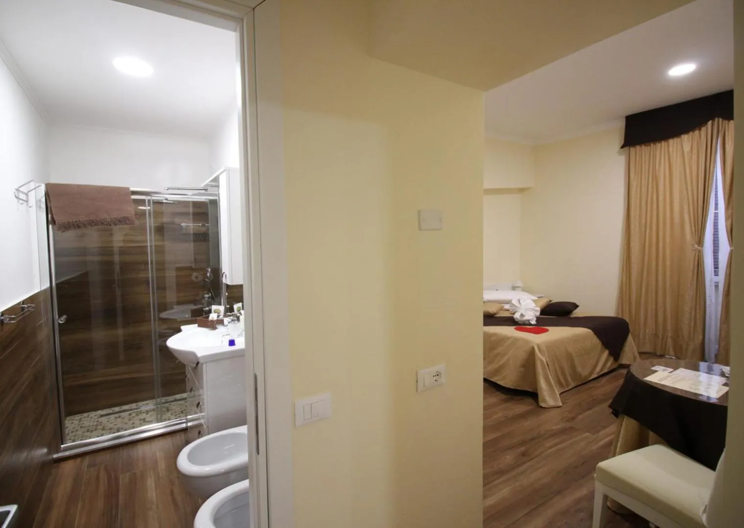 Bathroom, Bed in Freedom Love B&B