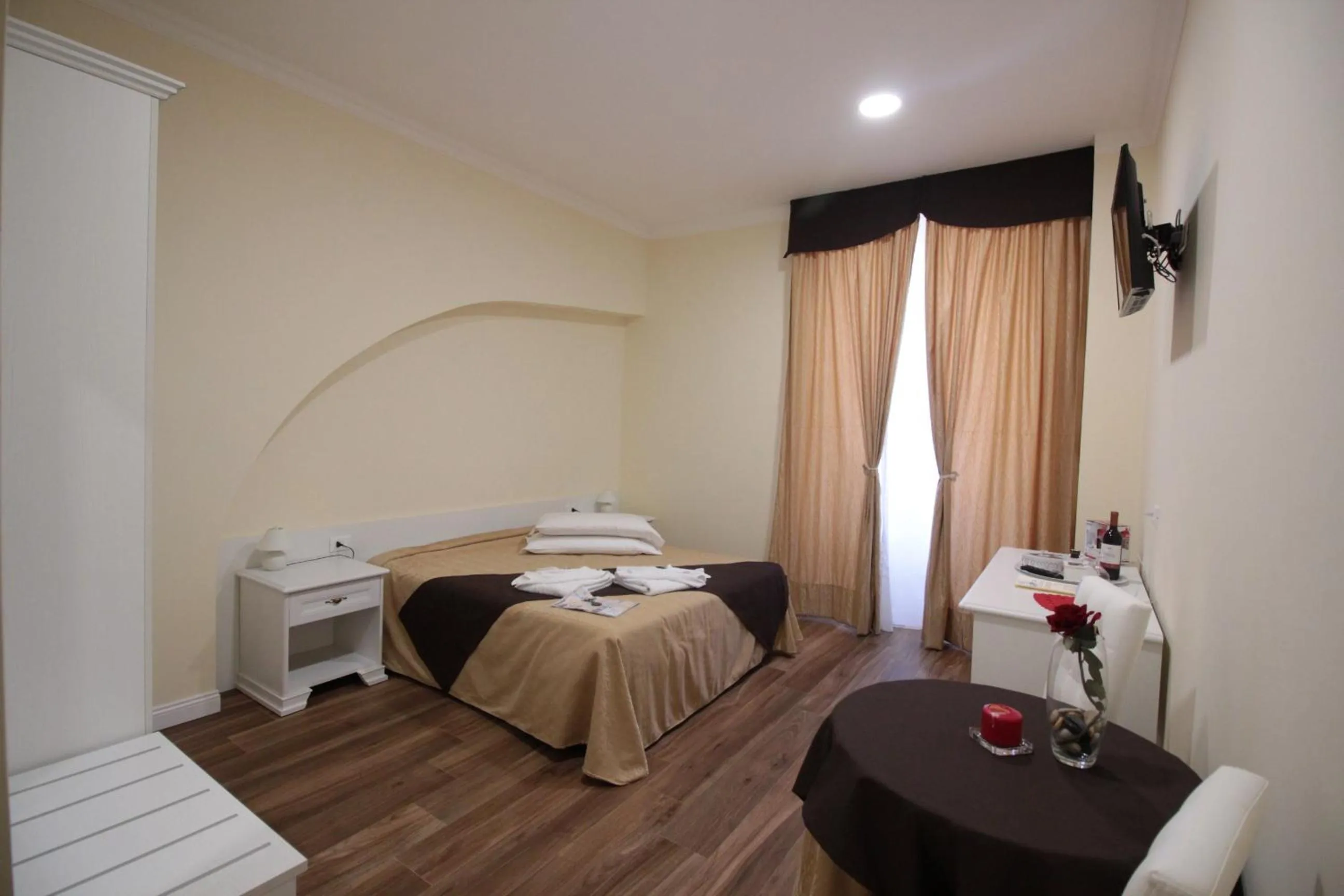 Decorative detail, Bed in Freedom Love B&B