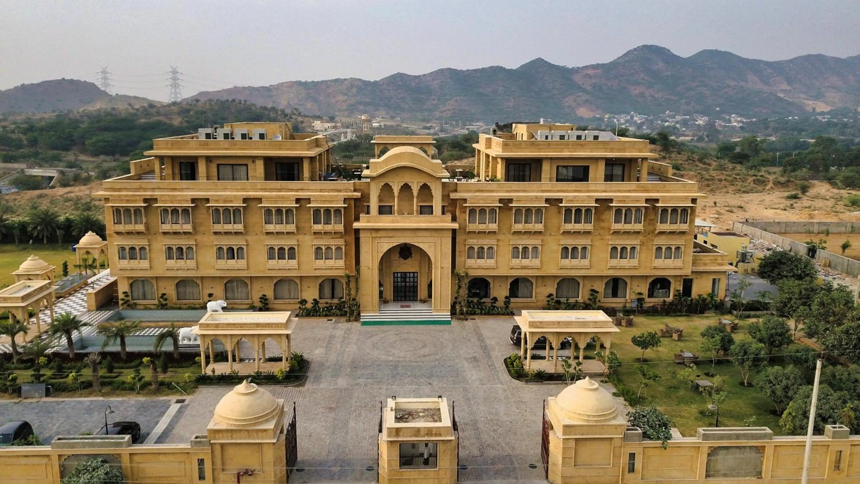 Property building in Sahdev Bagh