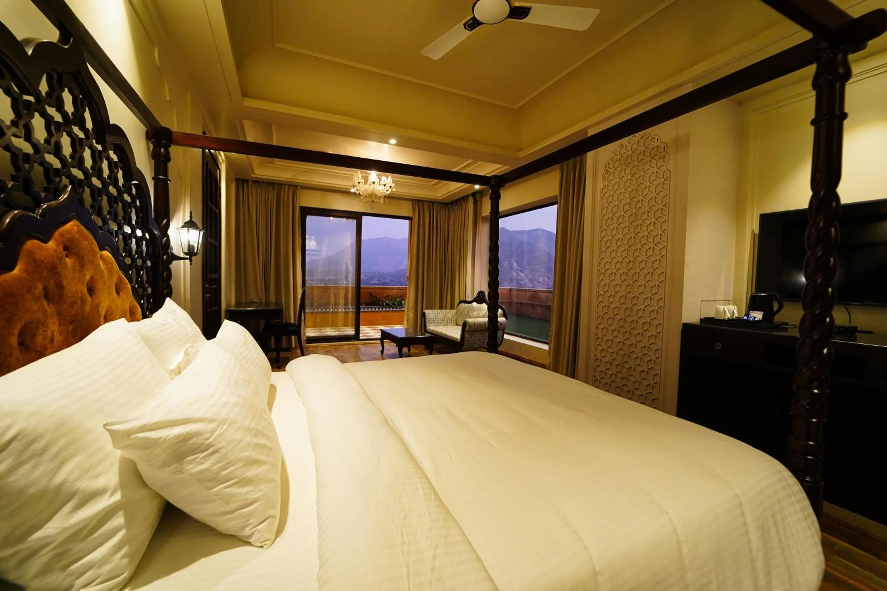 Photo of the whole room, Bed in Sahdev Bagh