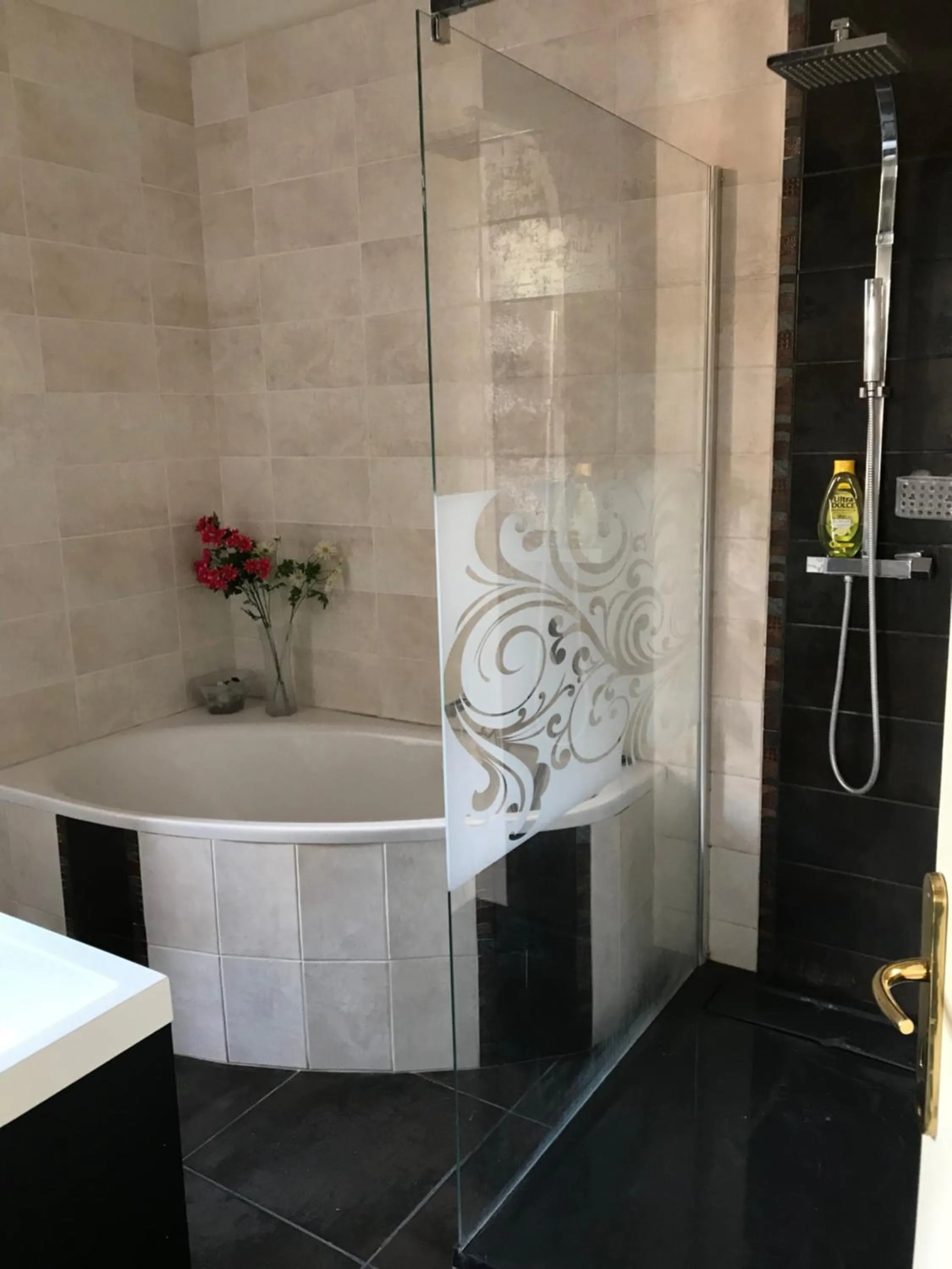 Bathroom in Villa-Gaby villa entière et piscine