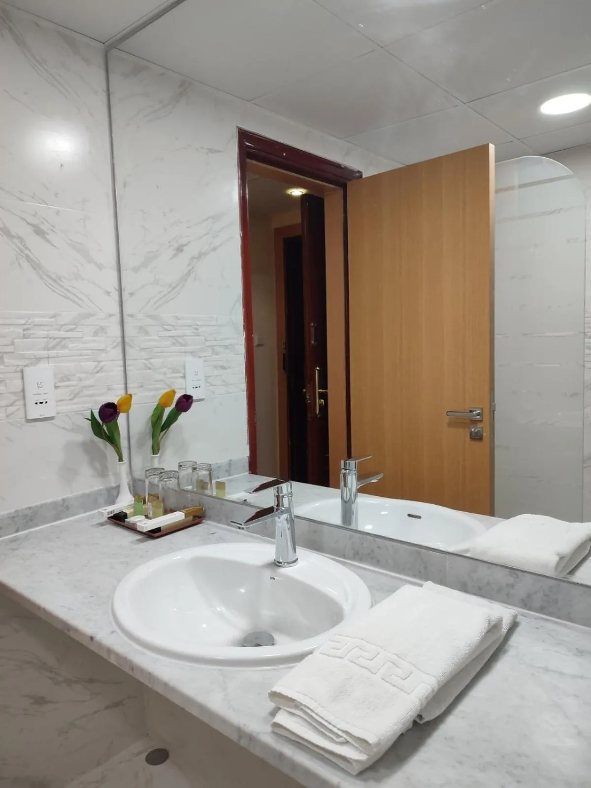 Bathroom in York International Hotel