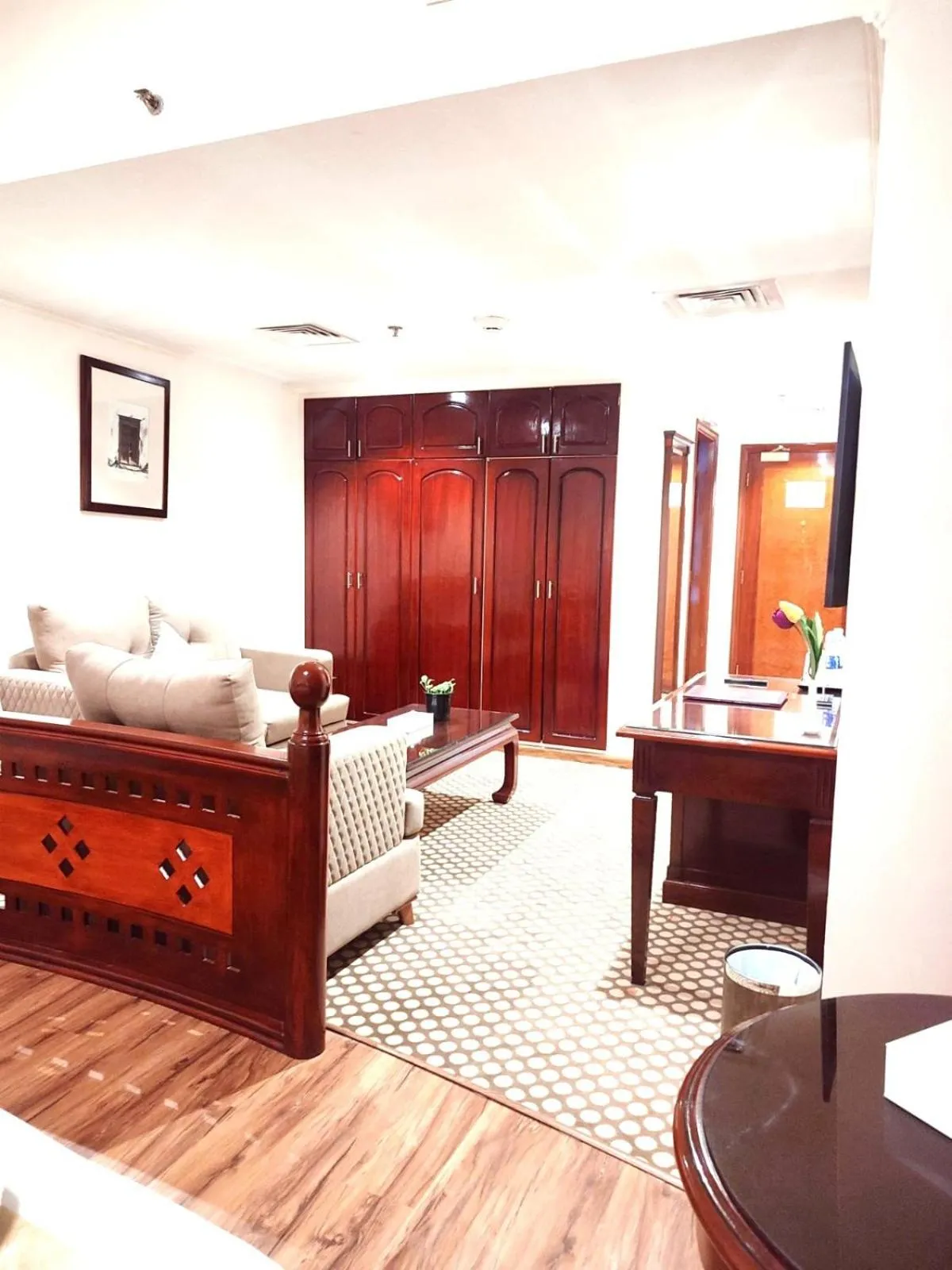 Living room, Bed in York International Hotel