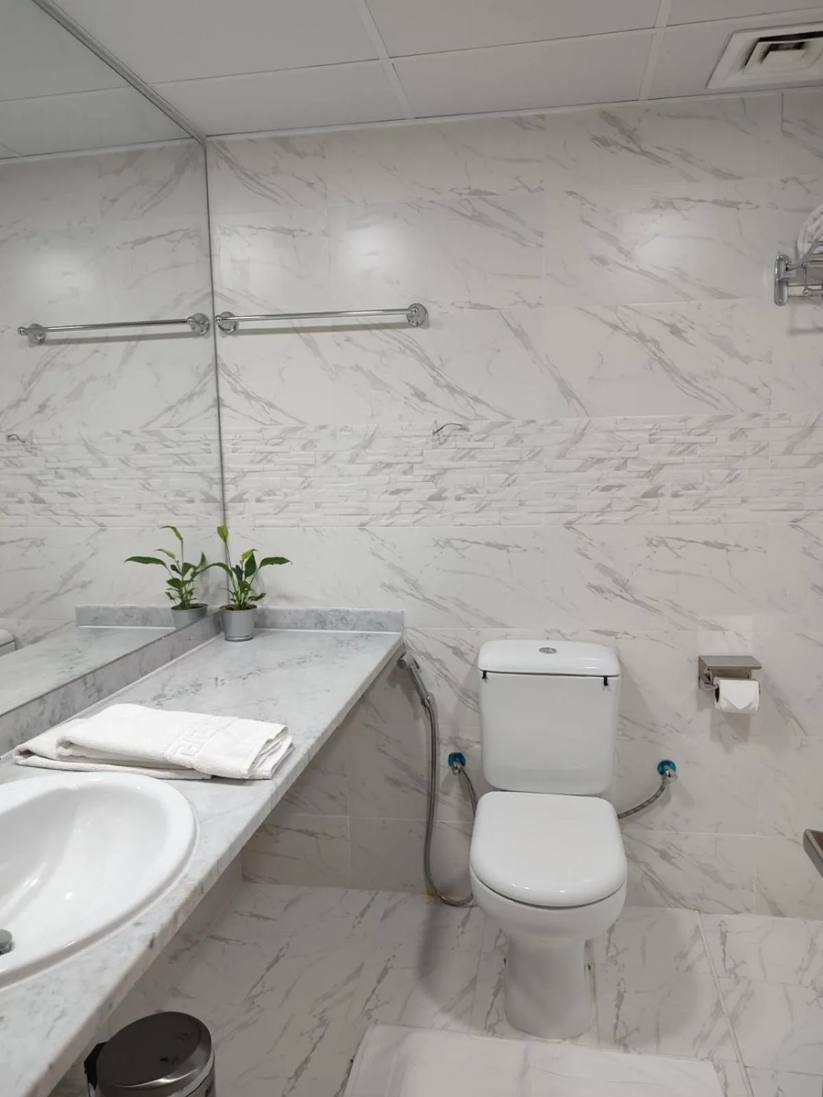 Bathroom in York International Hotel