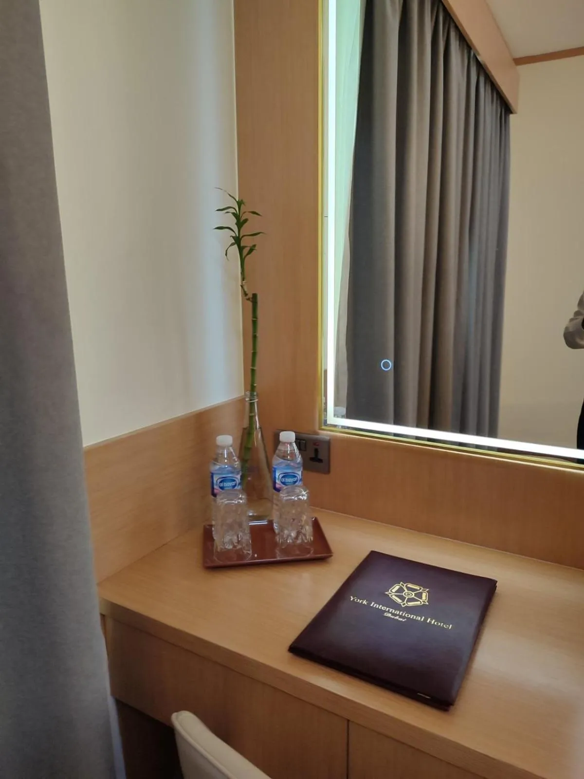 hair dresser in York International Hotel