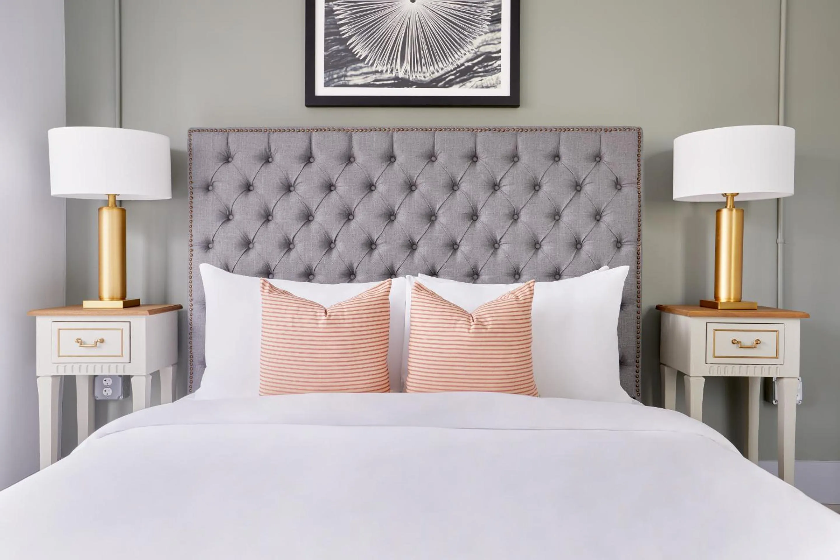 Bed in Sonder The Grace