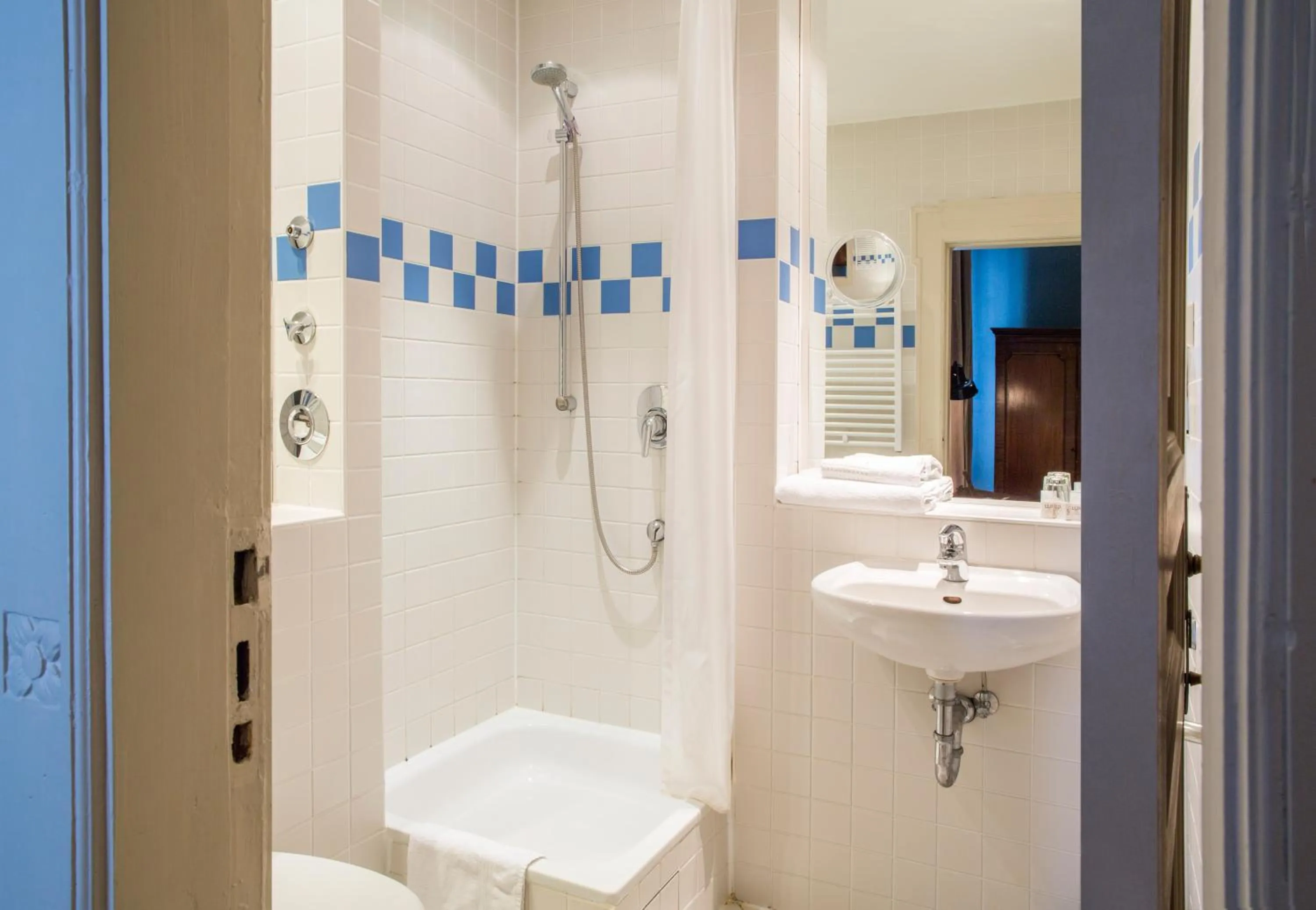 Bathroom in Hotel Art Nouveau am Kurfürstendamm