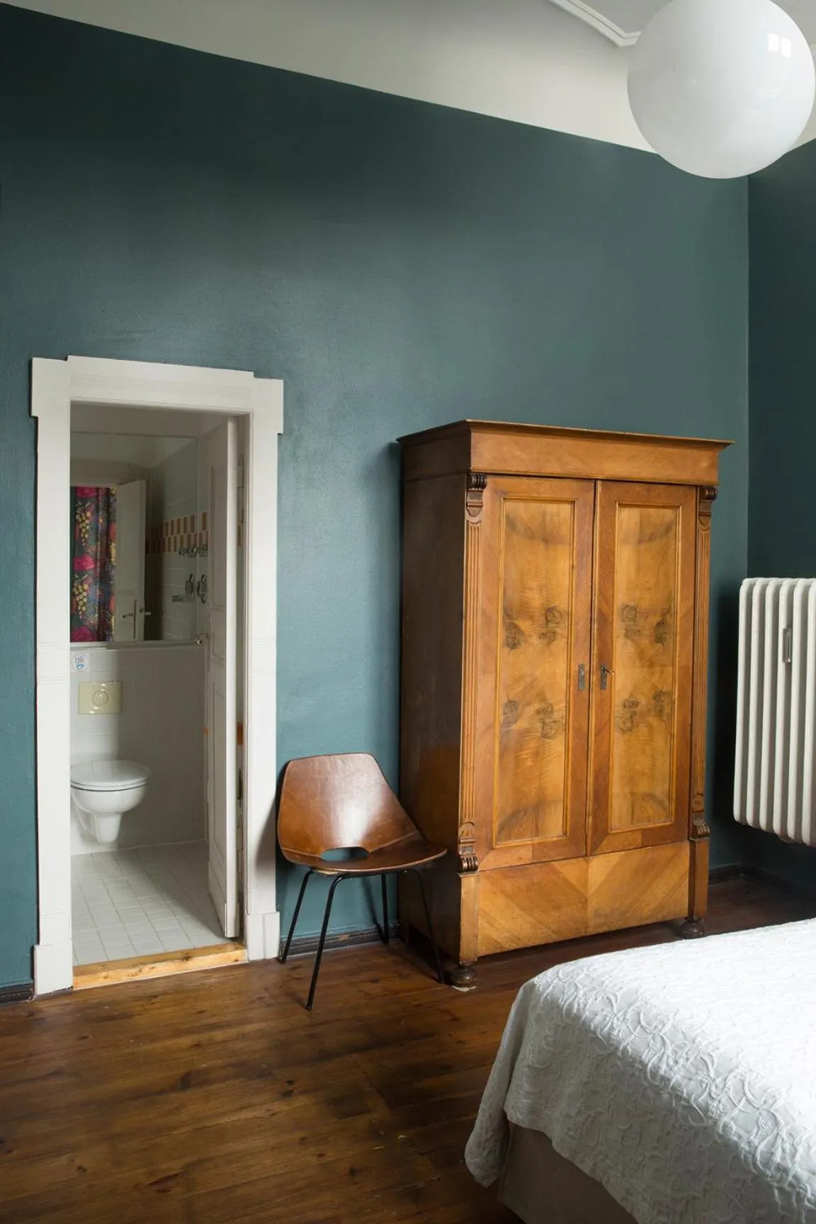 Photo of the whole room, Bed in Hotel Art Nouveau am Kurfürstendamm