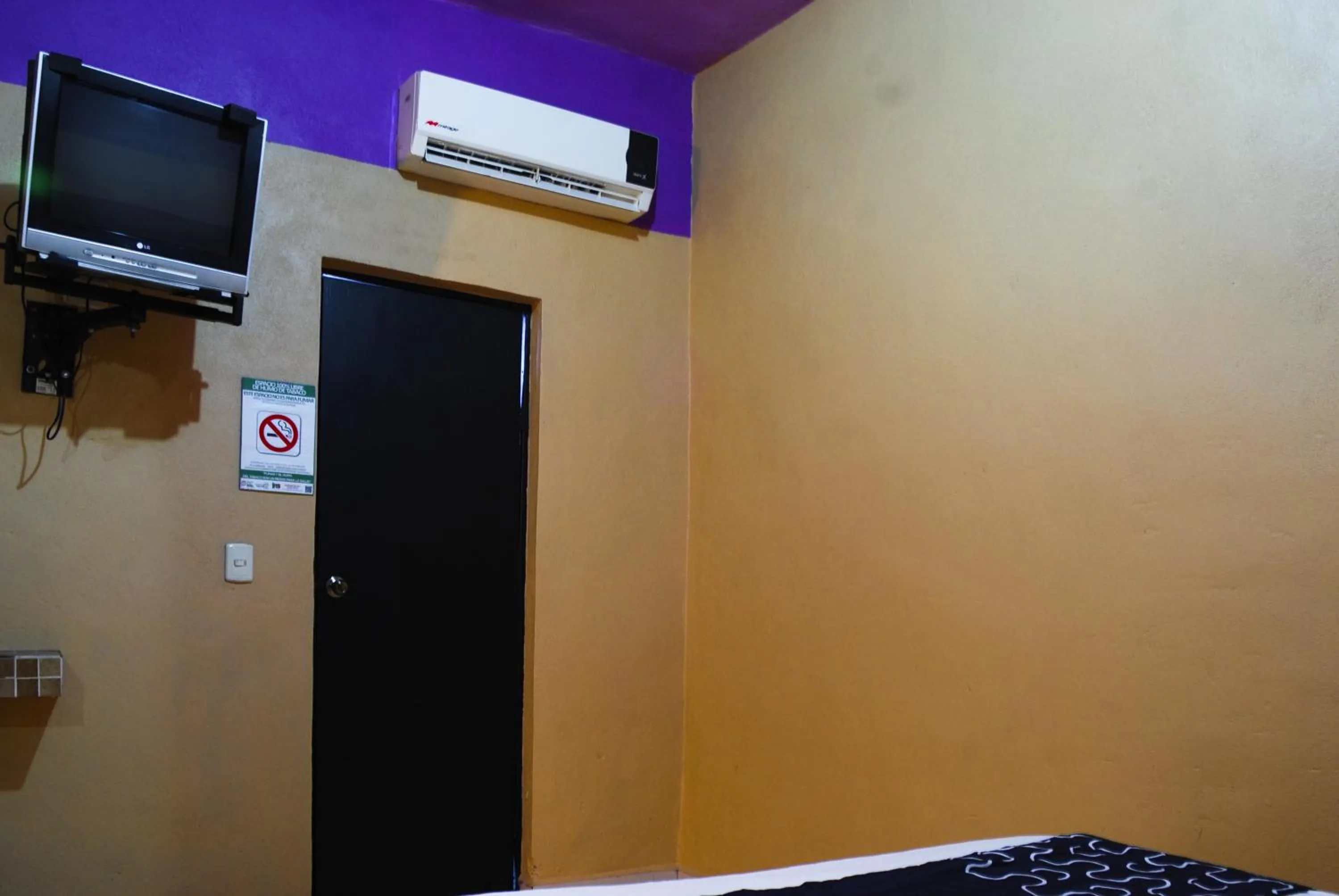 TV and multimedia in Hotel Platino