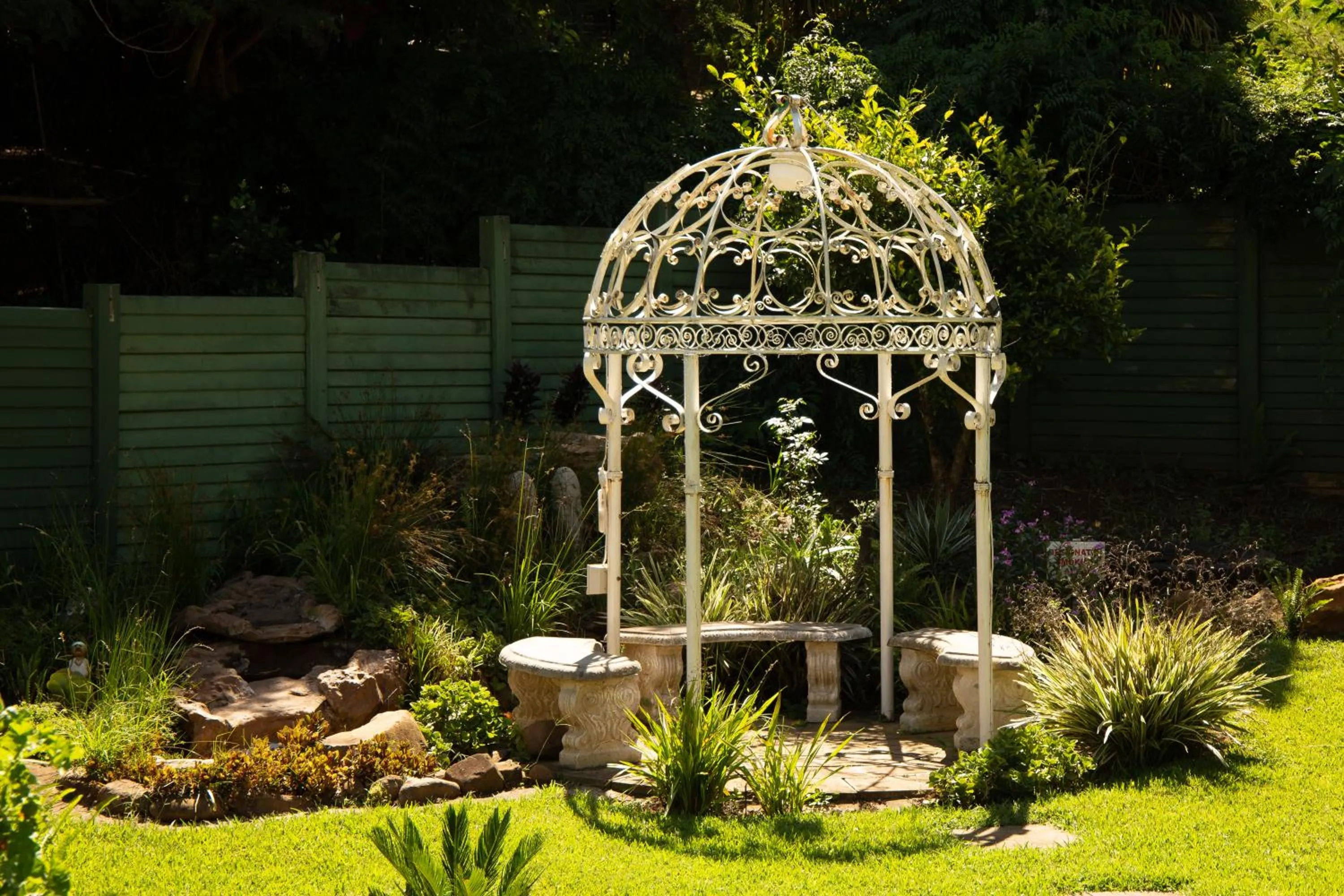 Garden view in Lincoln Cottages BnB & Self-Catering