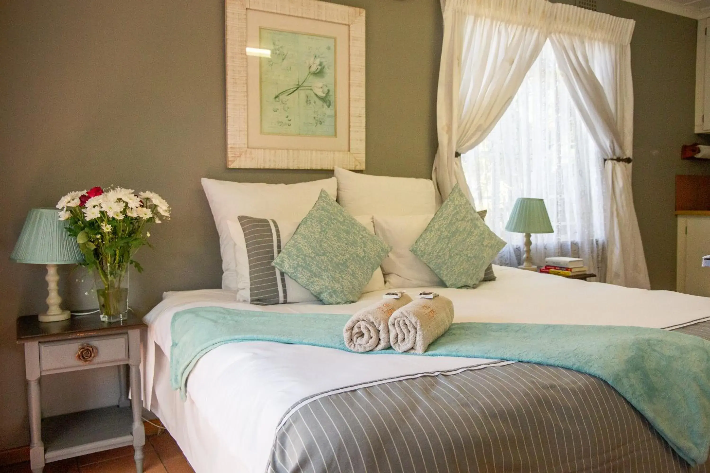 Bed in Lincoln Cottages BnB & Self-Catering Bed in Lincoln Cottages BnB & Self-Catering