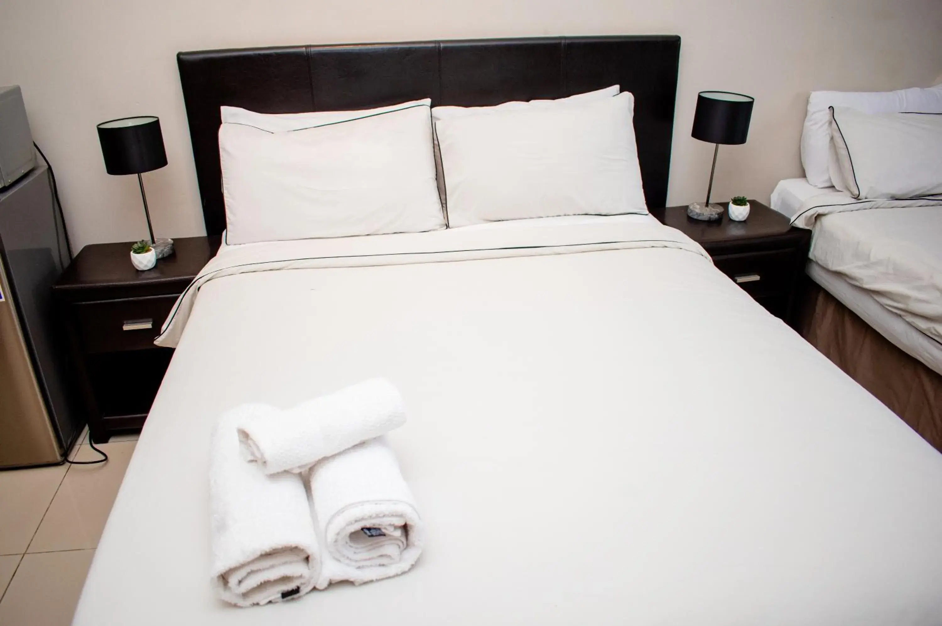 Double Room with Shower in Ekhaya Lodge Double Room with Shower in Ekhaya Lodge